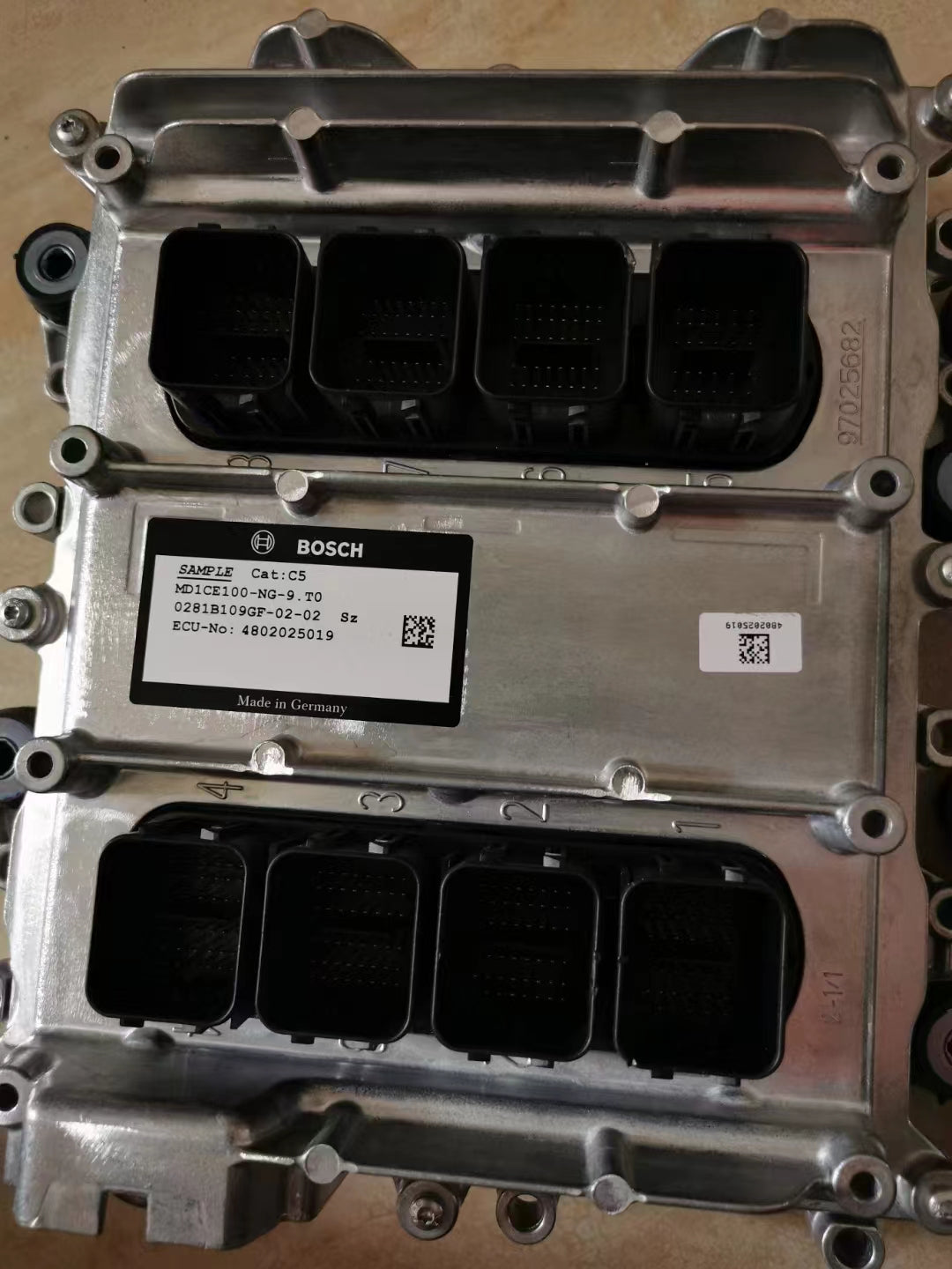 MD1CE100-NG-9.T0 0281B109GF-02-02 4802025019 Engine ECU OEM