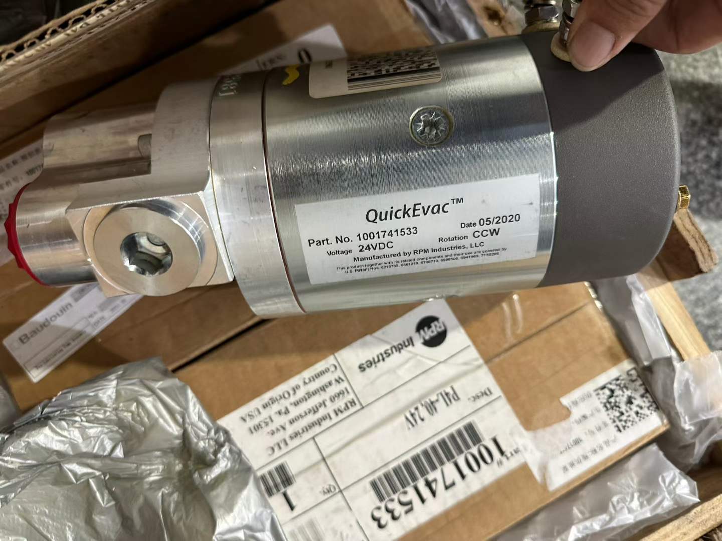 1001741533 lubricating oil pump