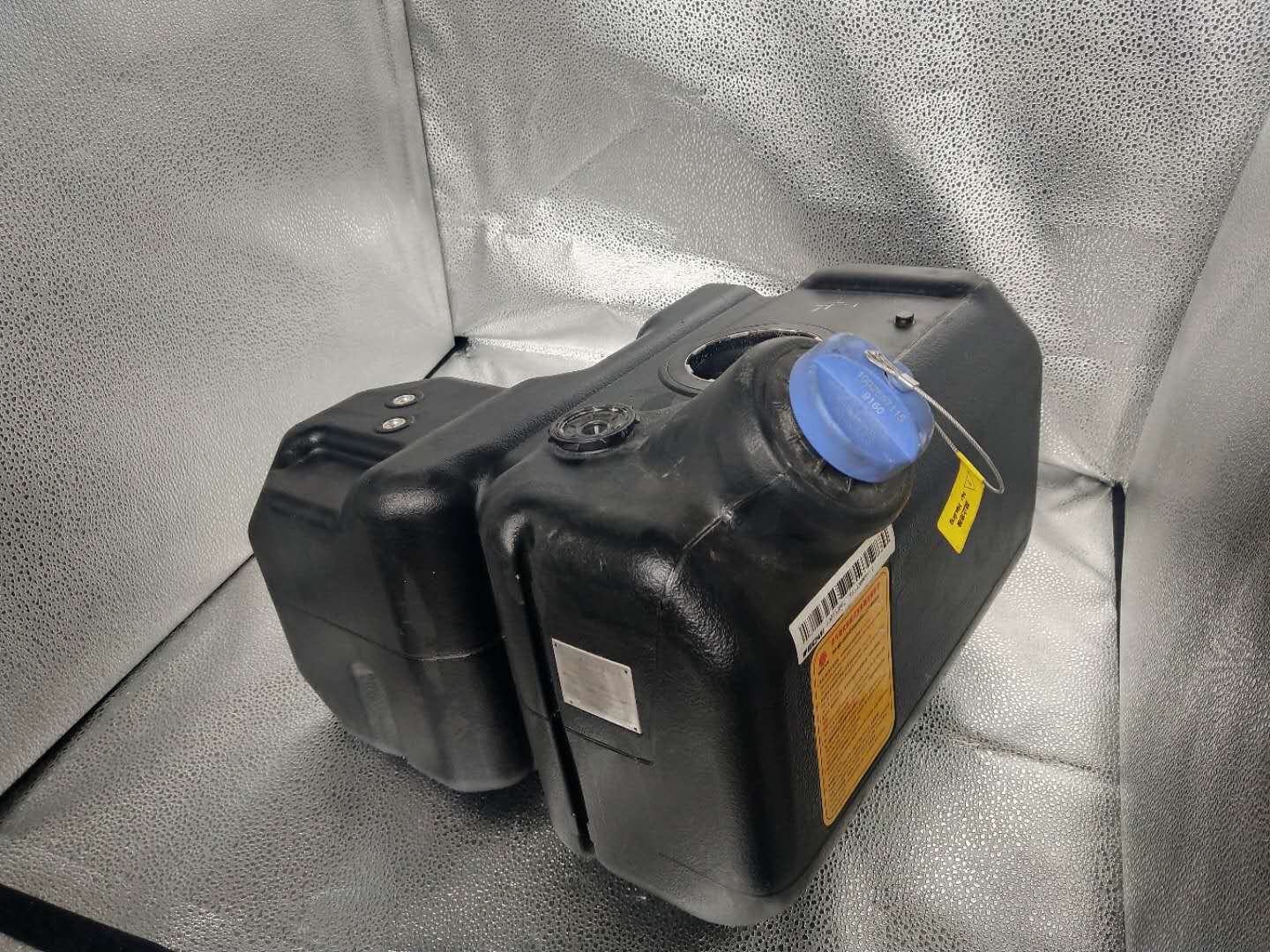 1002536627 Urea Tank 17L OEM