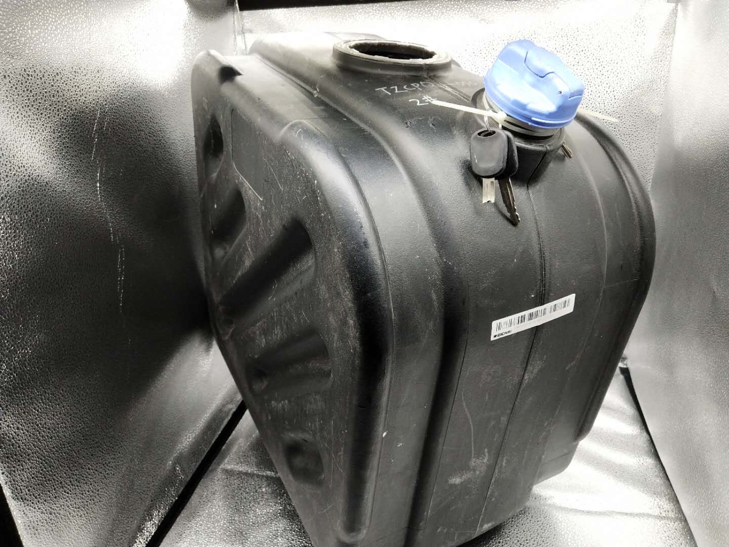 1003123780 Urea Tank 70L OEM