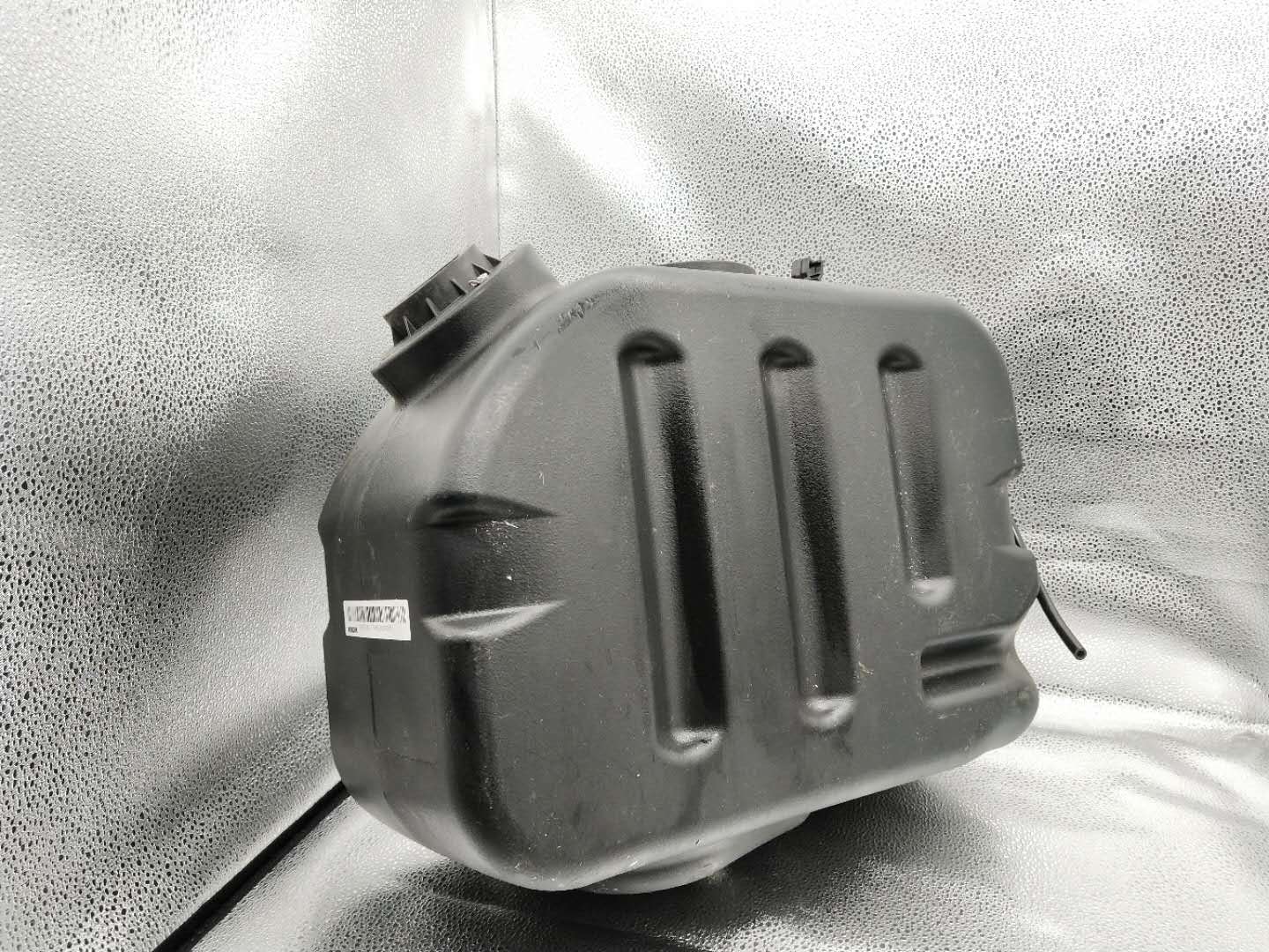 1003379017 Urea Tank 18L OEM