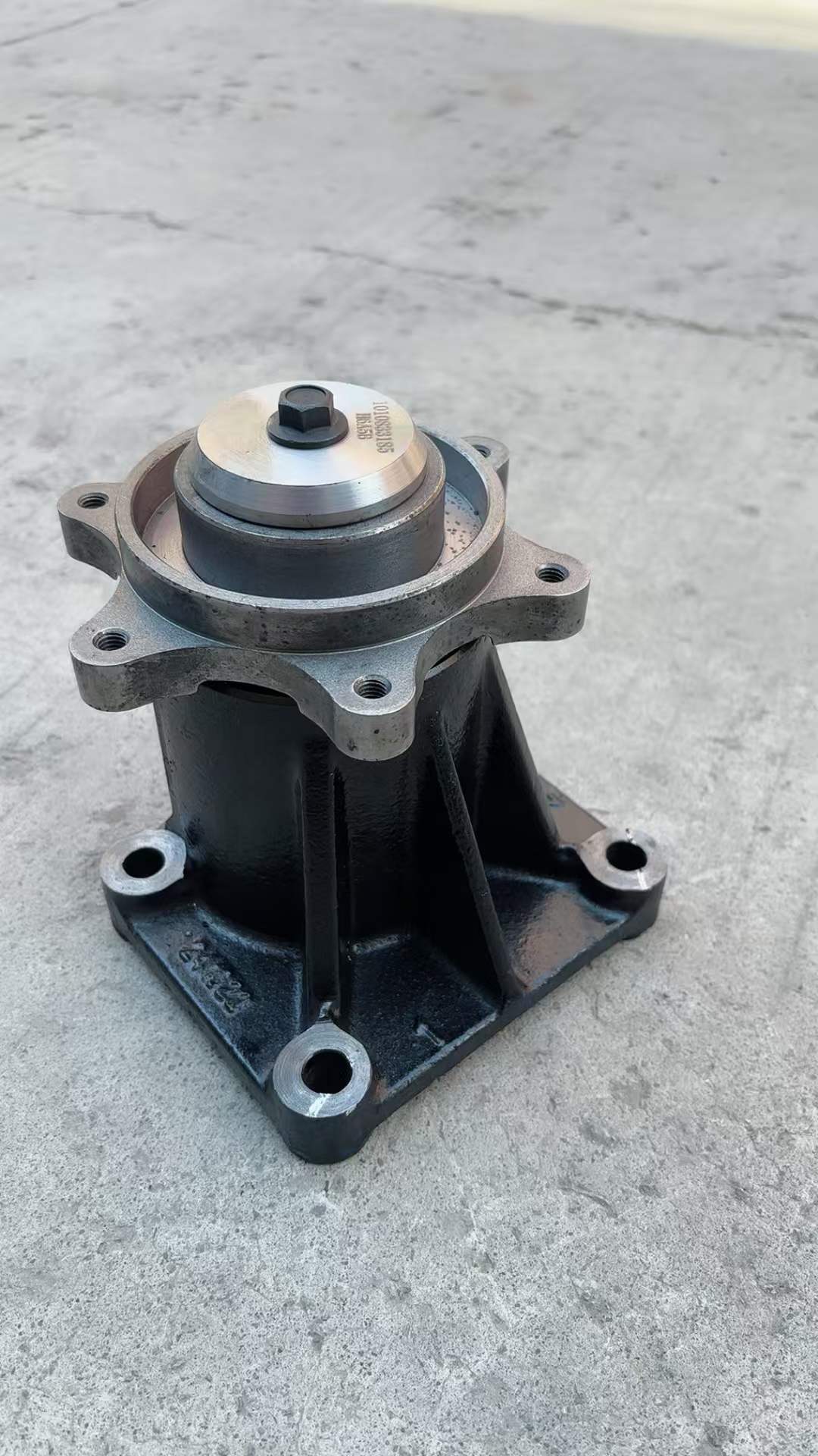 1010833185 water pump OEM