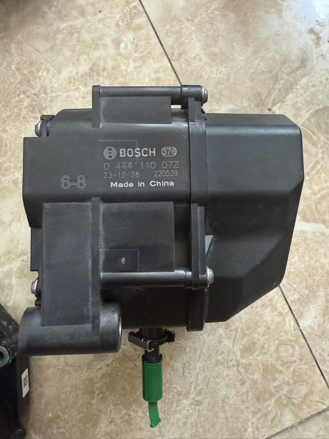 1001738780 044411007Z urea metering pump Euro 6 OEM
