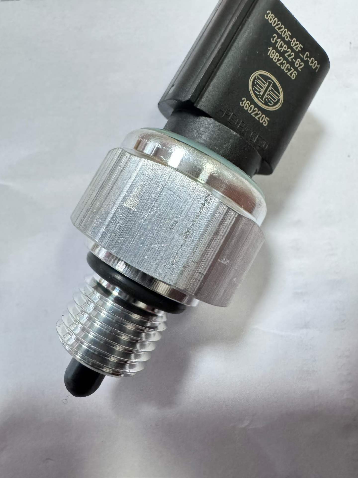 3602205-92F 31CP22-62 Oil Pressure Sensor OEM