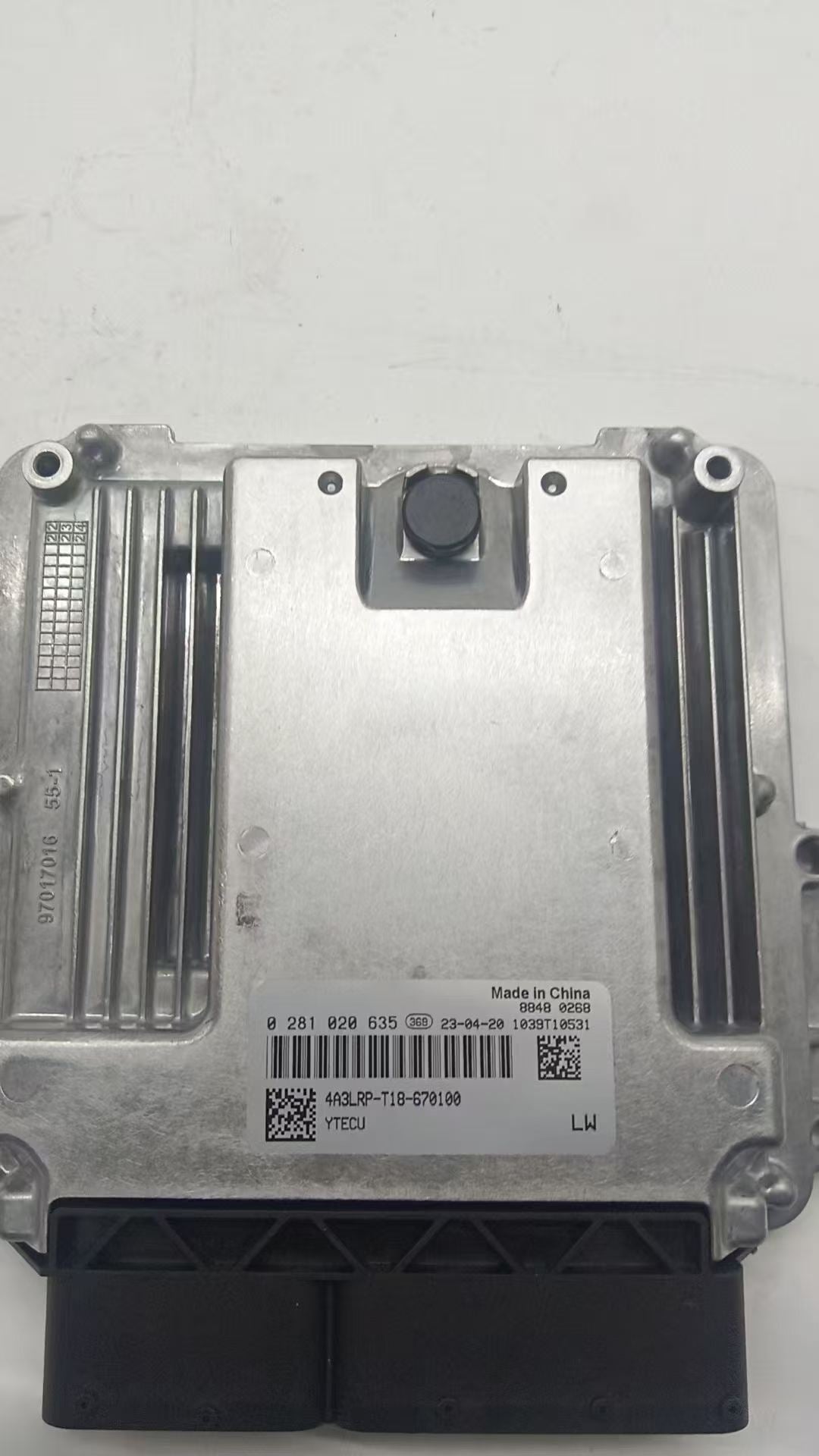 4A3LRP-T18-670100 0281020635 Engine ECU