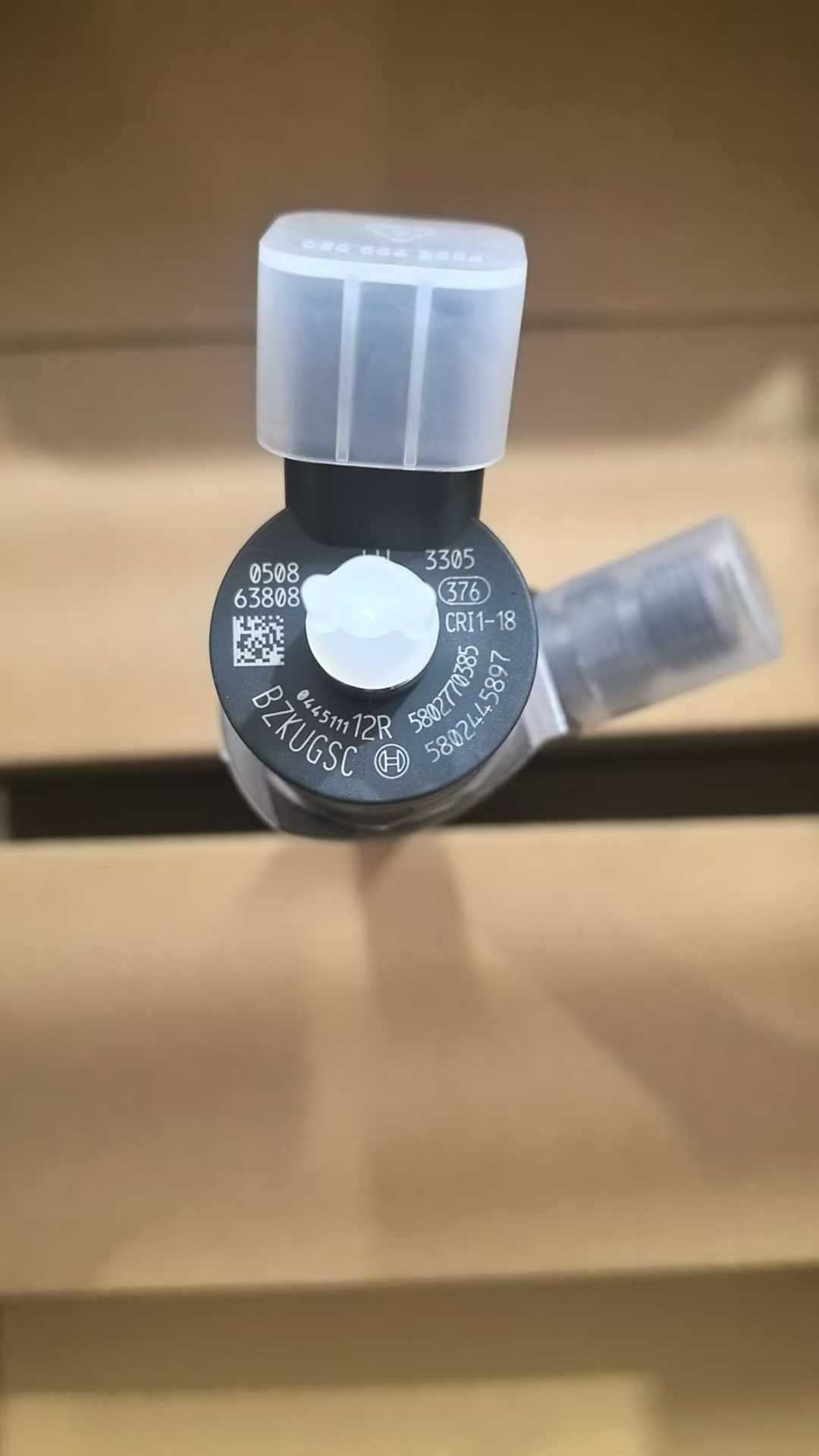 5802445897 04451112R fuel injector assembly