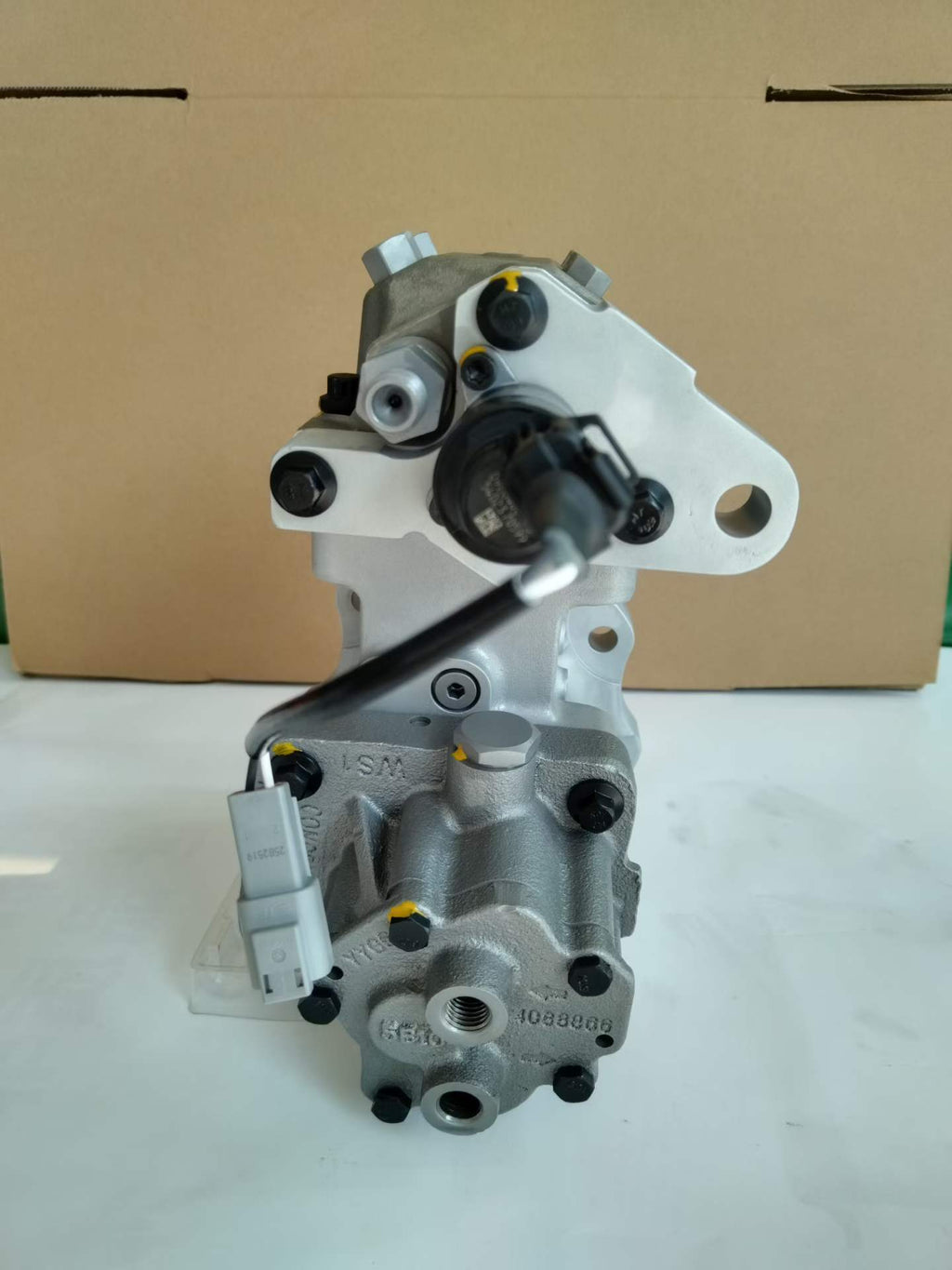 3973228 high-pressure oil pump