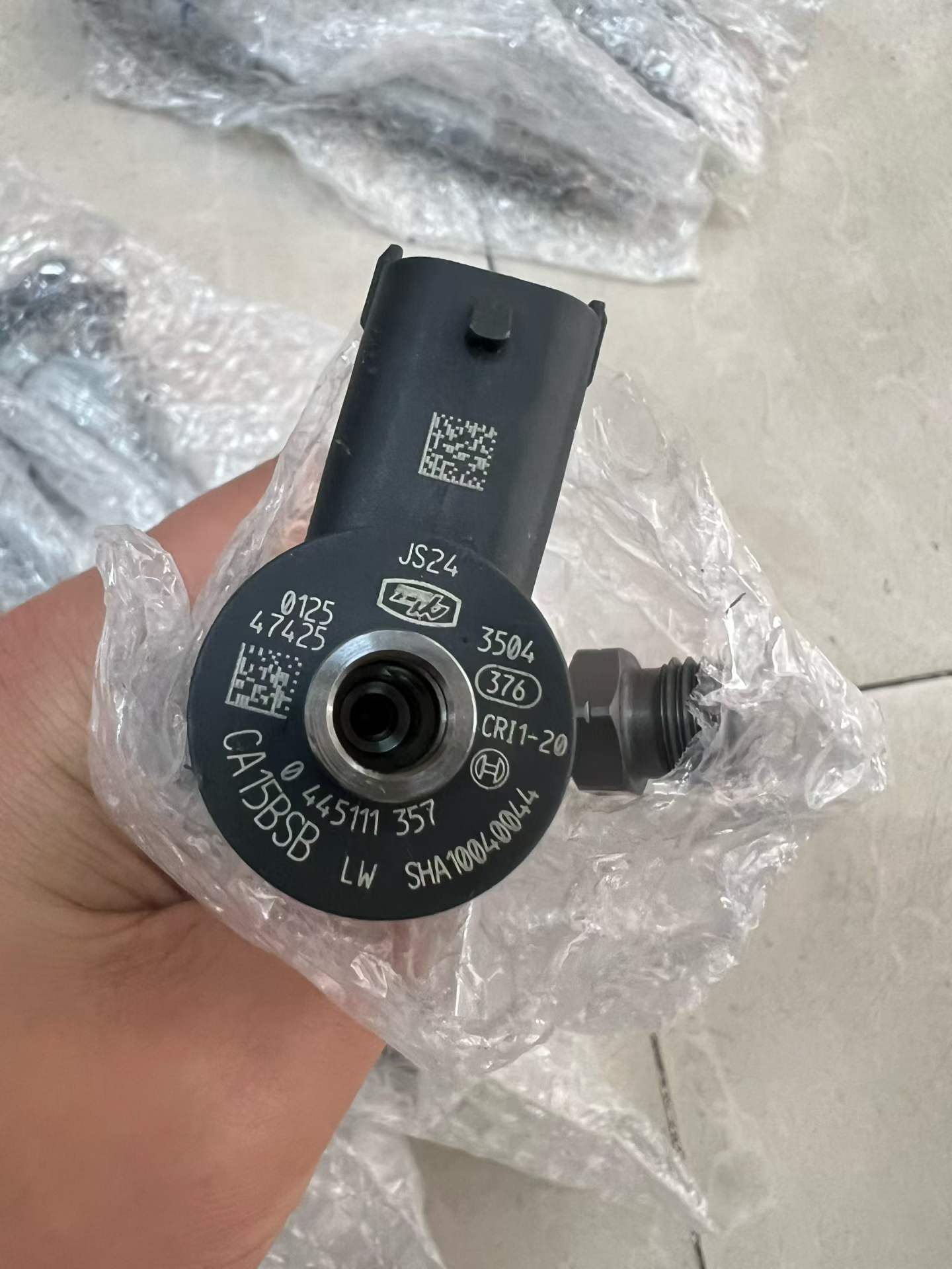 SHA10040044 0445111357 fuel injector
