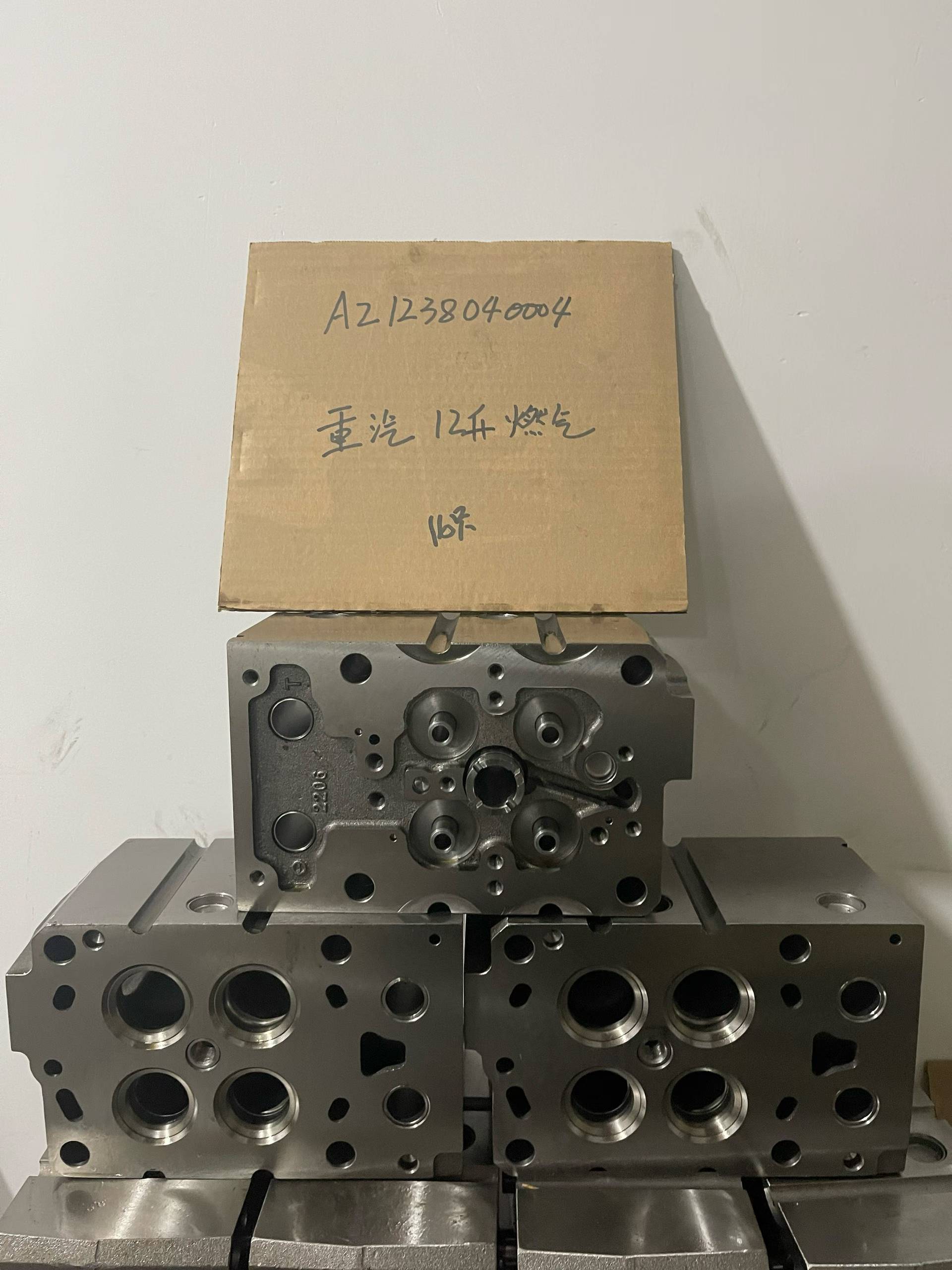 AZ1238040004 cylinder head OEM