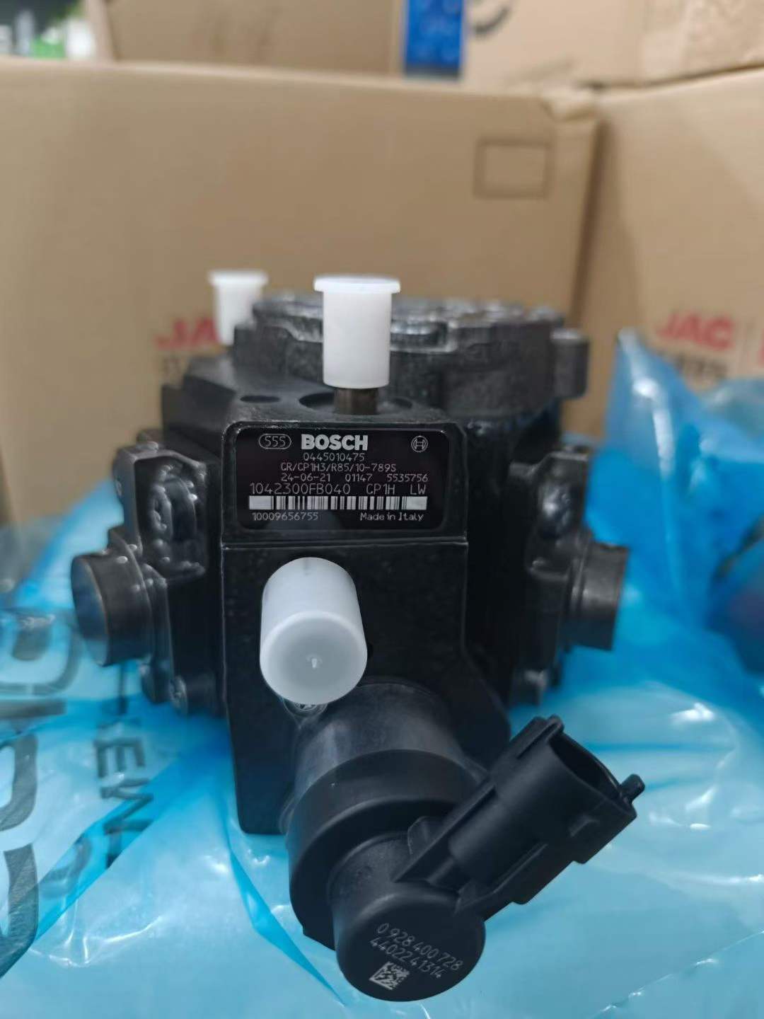 1042300FB040 0445010475 High pressure oil pump OEM