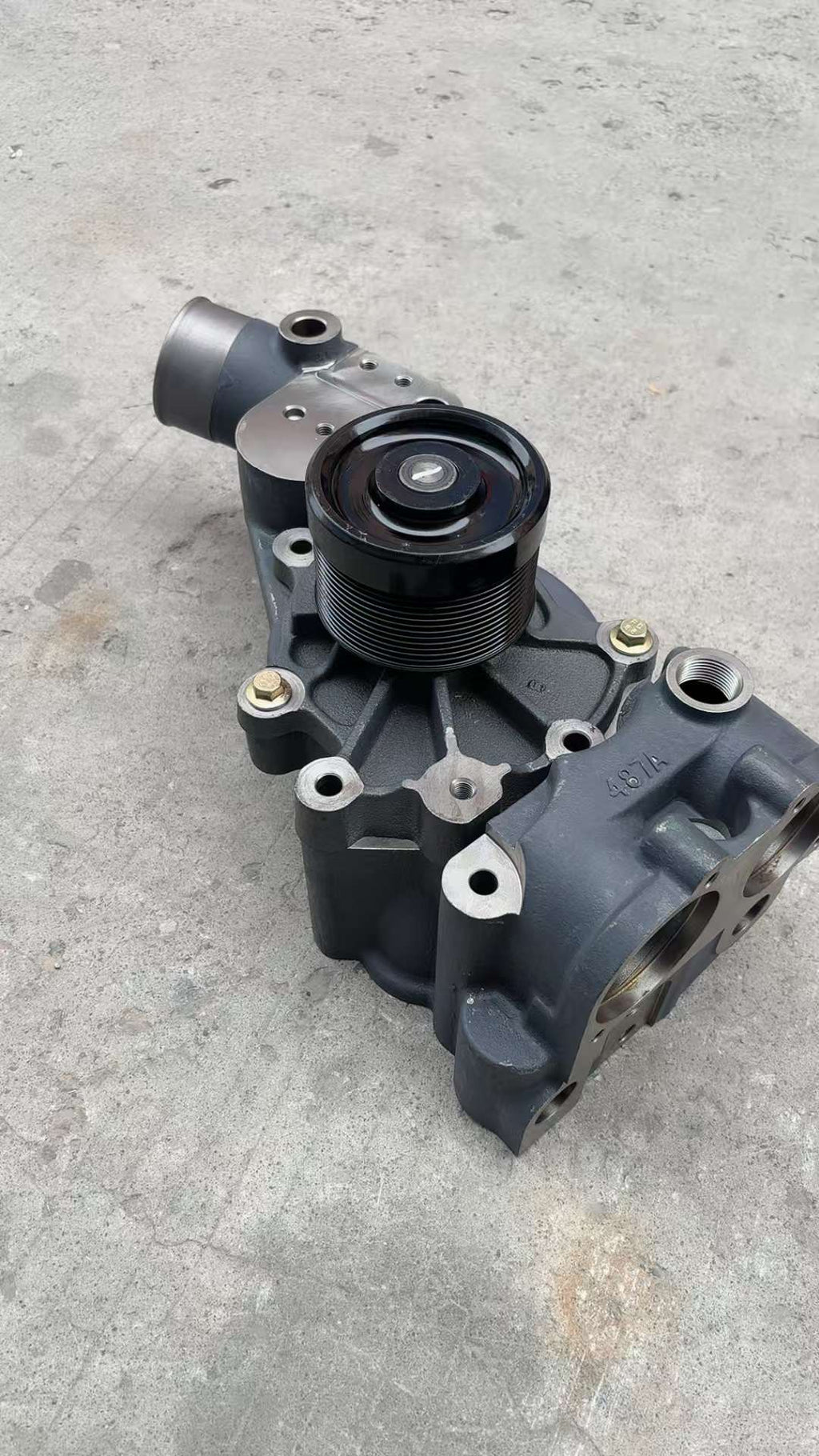 1003261859 engine water pump OEM