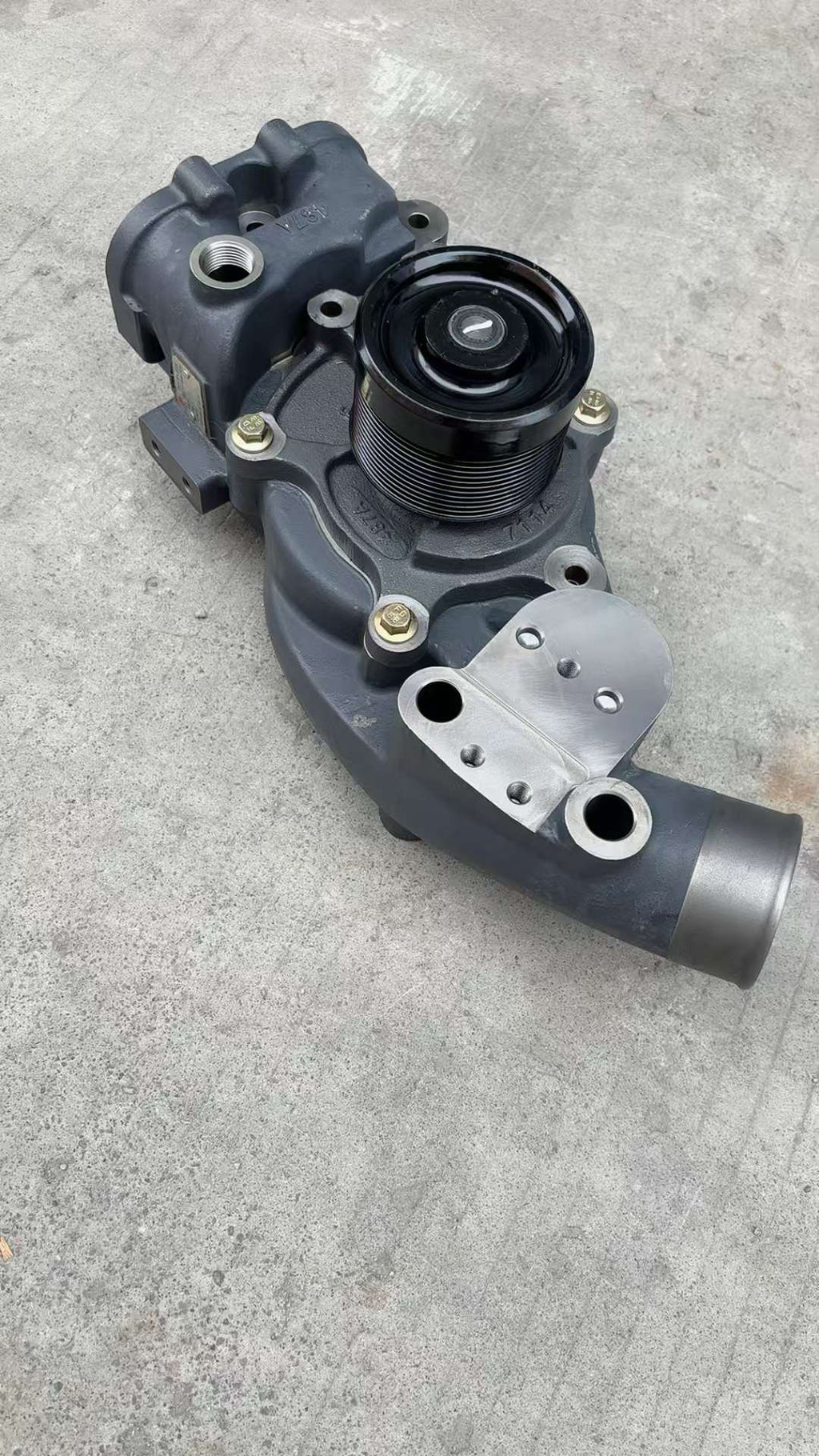 1003261859 engine water pump OEM