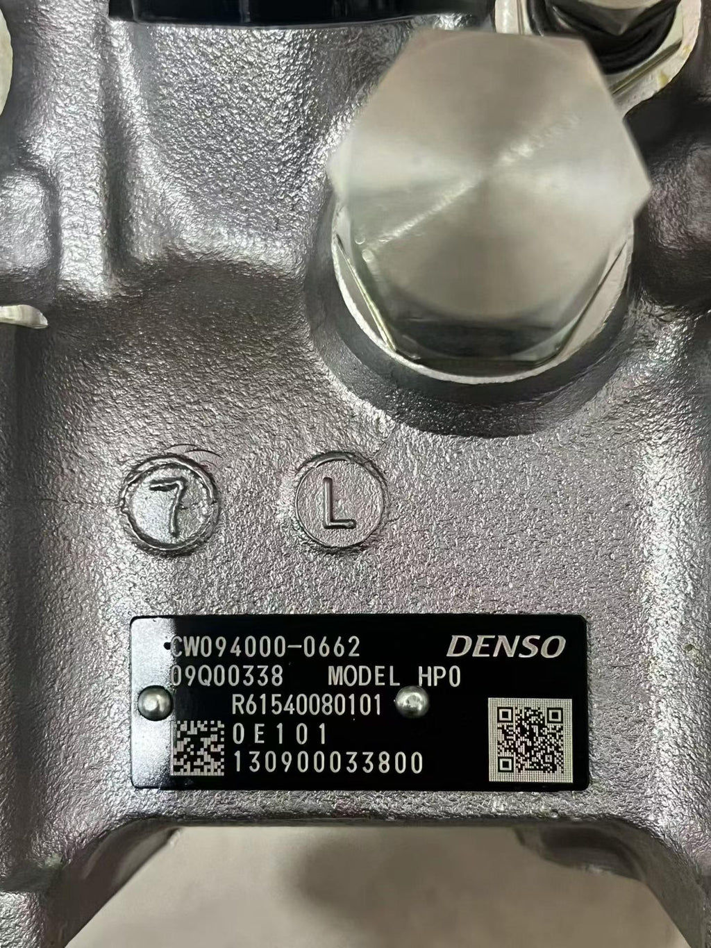 R61540080101 094000-0662 High pressure oil pump OEM