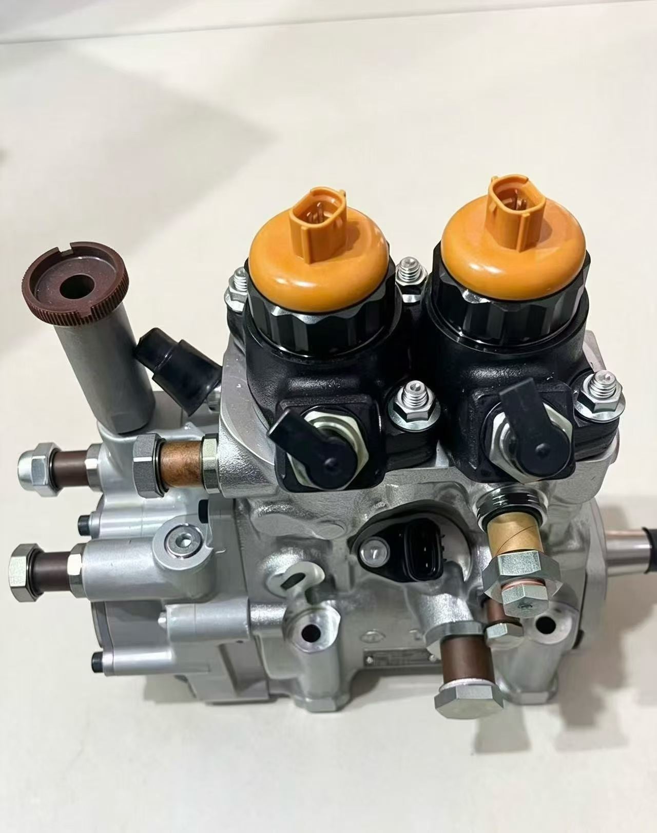 R61540080101 094000-0662 High pressure oil pump OEM