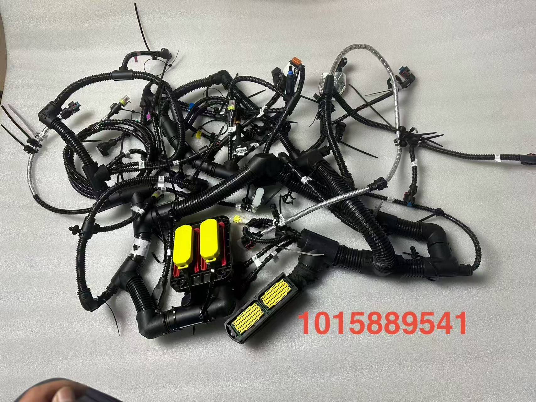 1015889541 engine wiring harness OEM