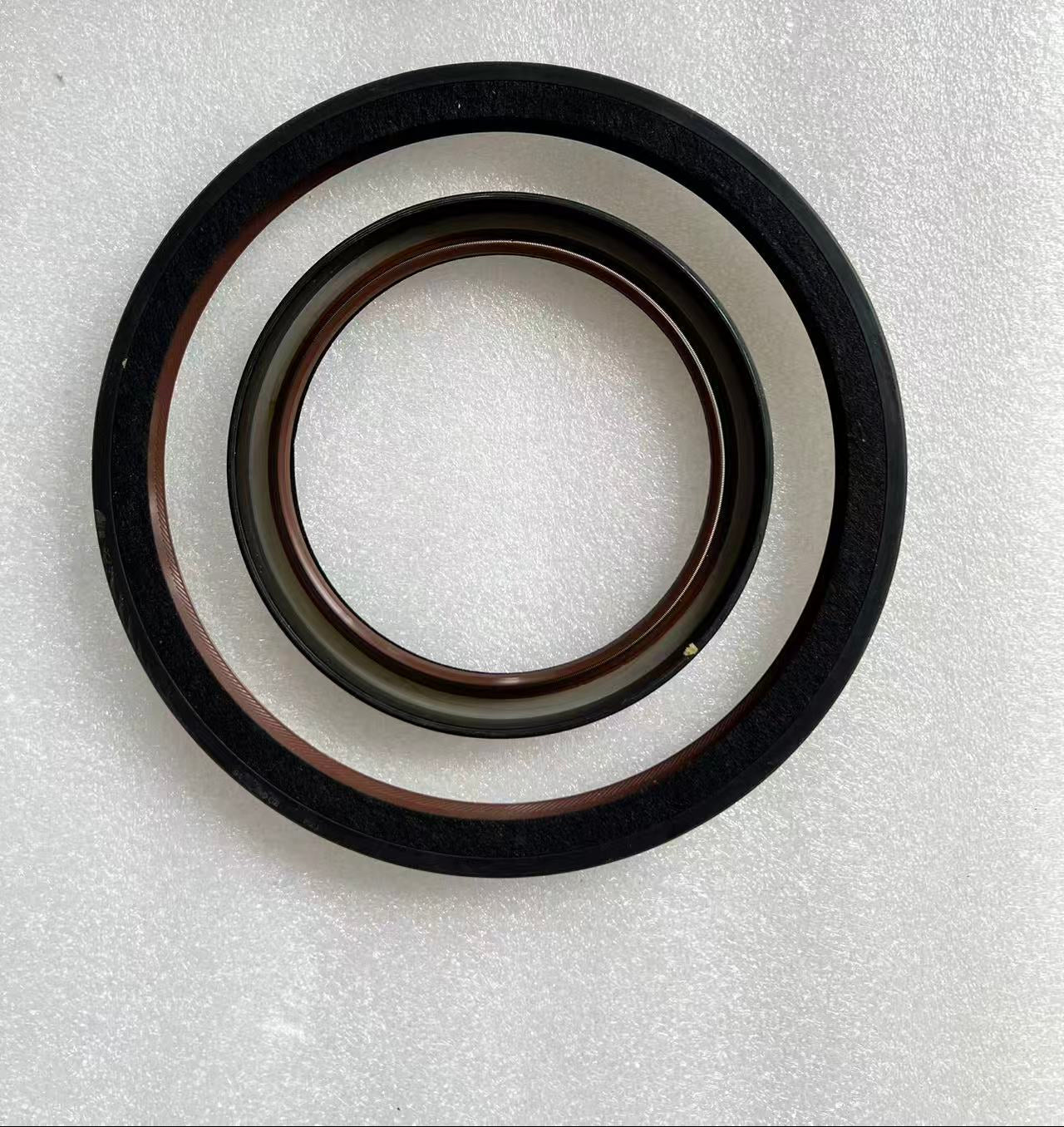 331001000214 331001000132 Front and rear oil seals of crankshaft OEM