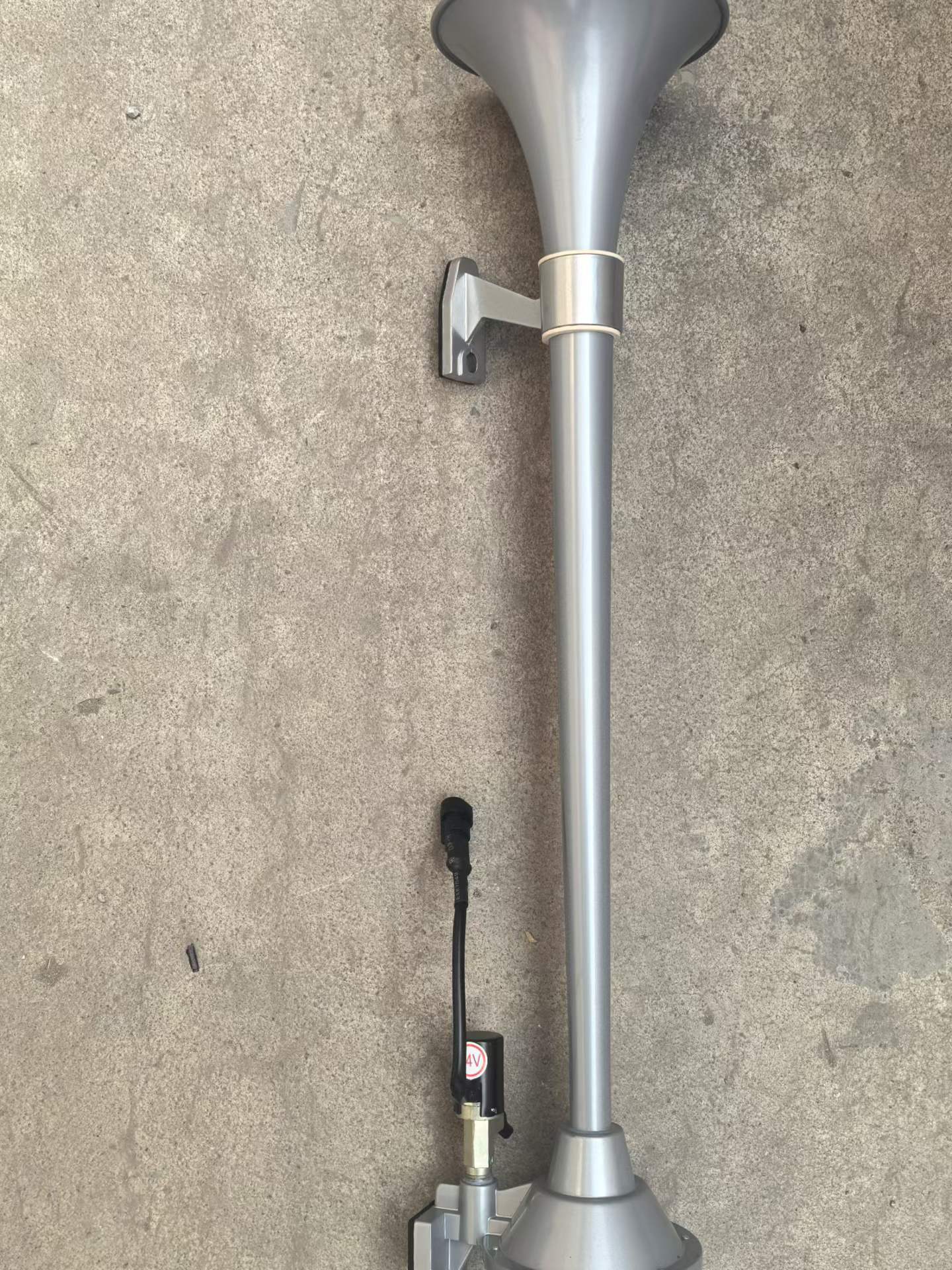 DZ93189270001 Air Horn OEM