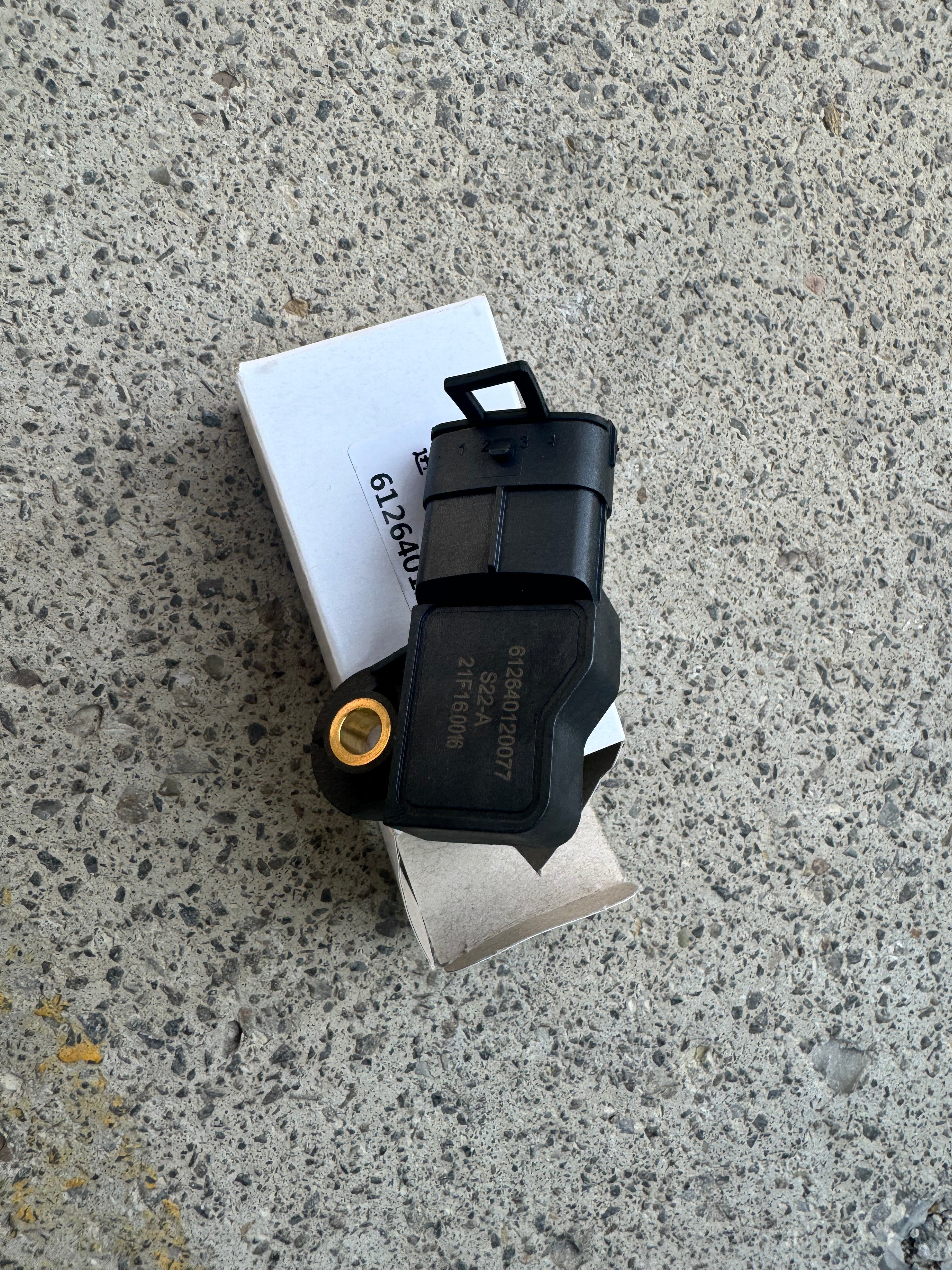 612640120077 Intake pressure sensor OEM
