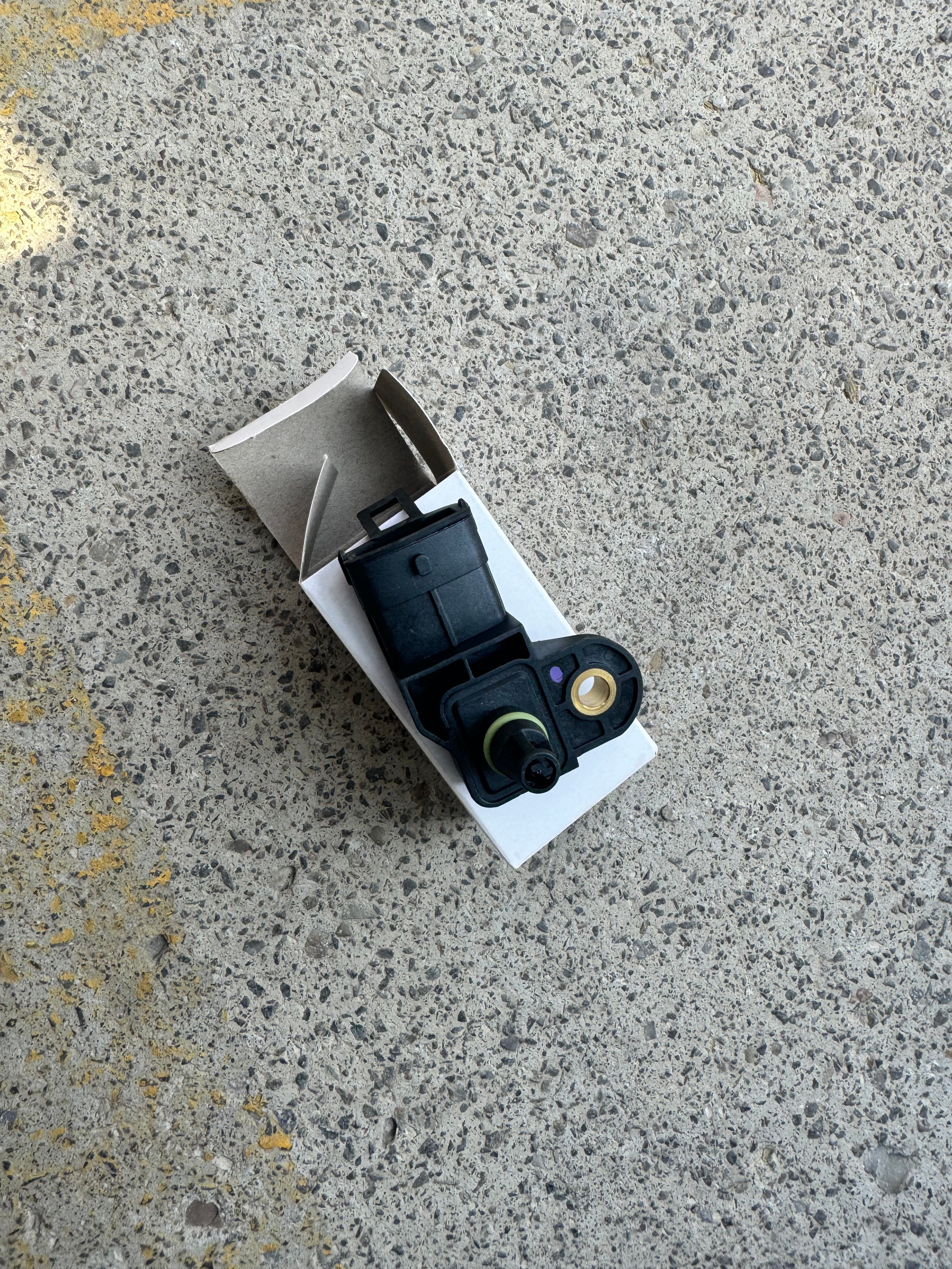 612640120077 Intake pressure sensor OEM