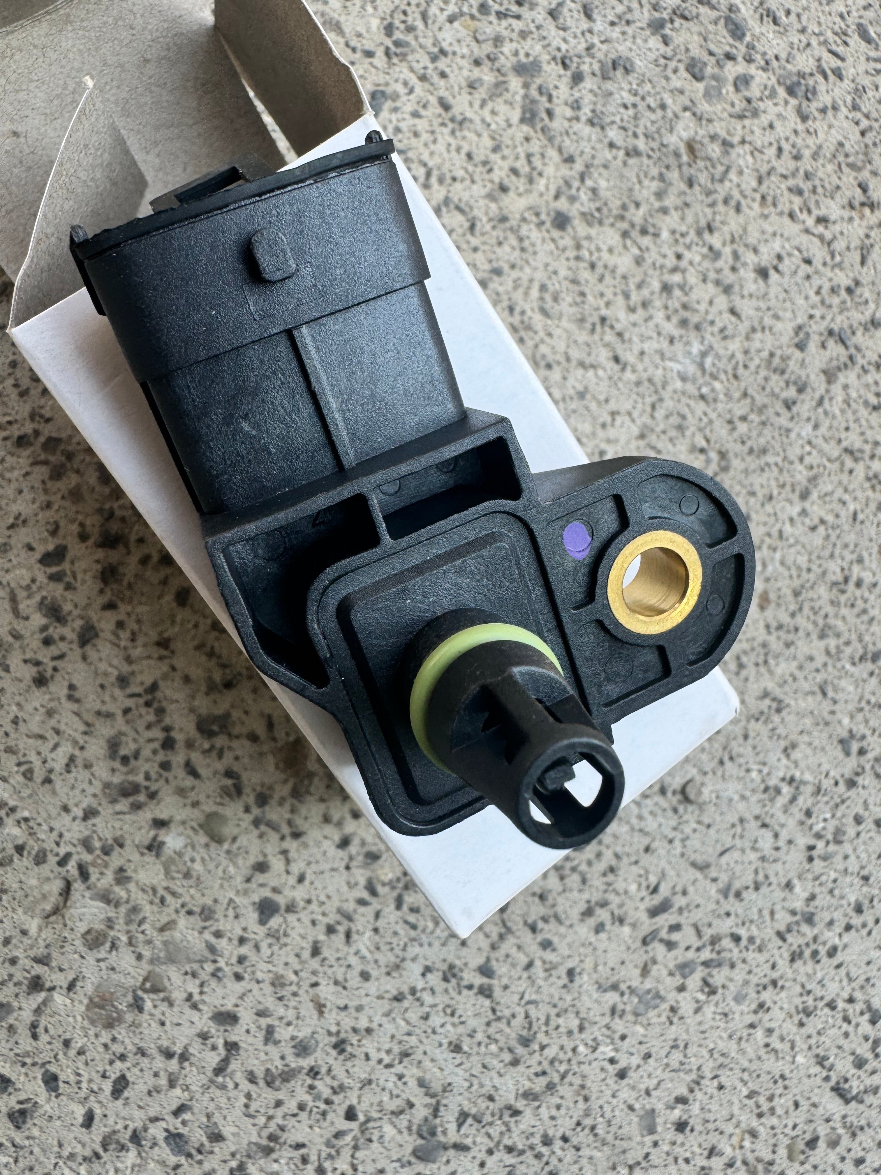 612640120077 Intake pressure sensor OEM