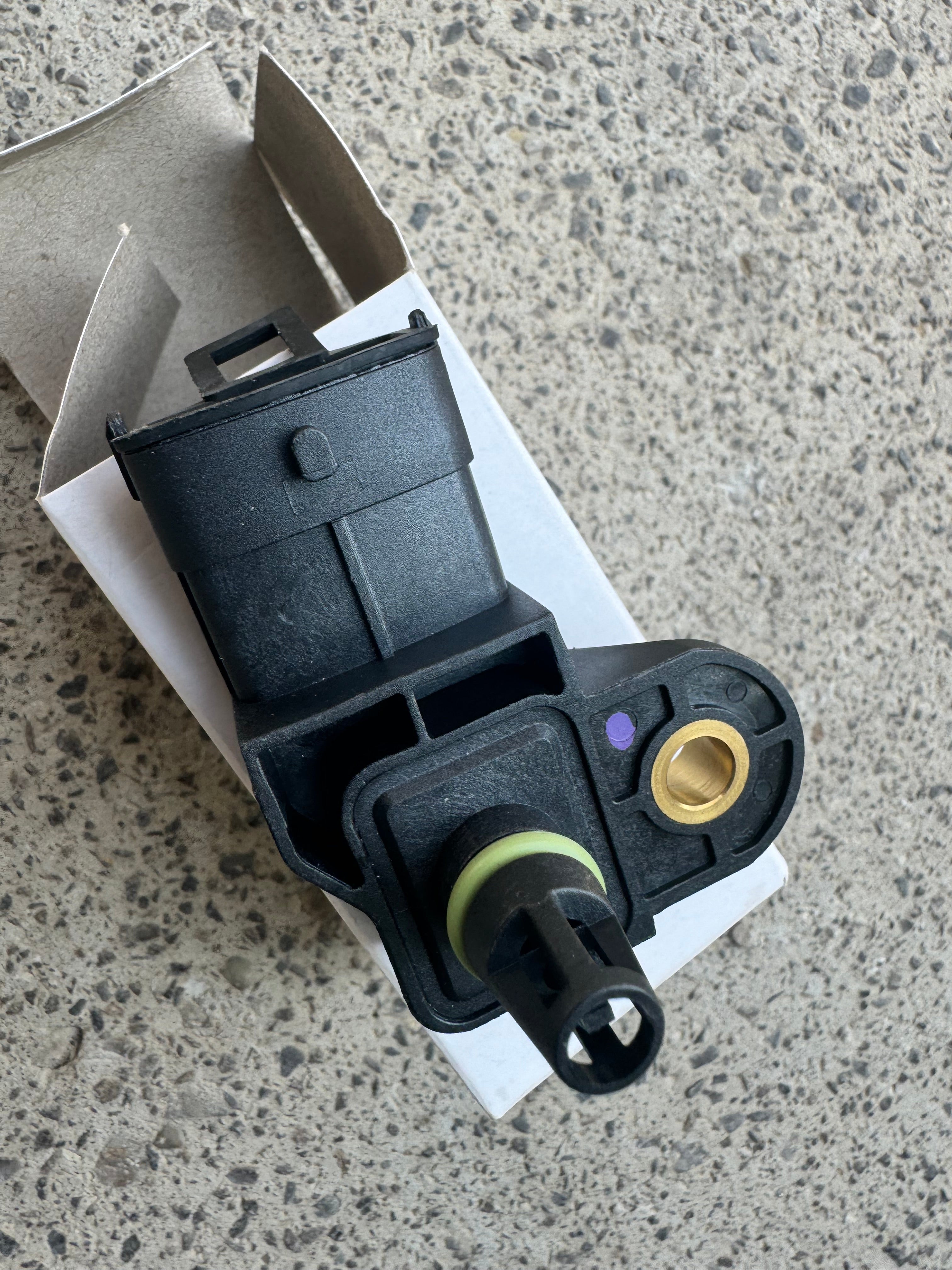 612640120077 Intake pressure sensor OEM