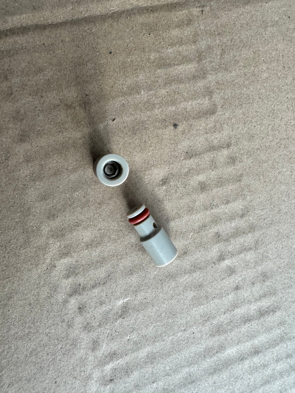 2655852/A055E423 A0001407678/a055t229 5506956/A060X234 OEM pressure relief valve for urea metering pump