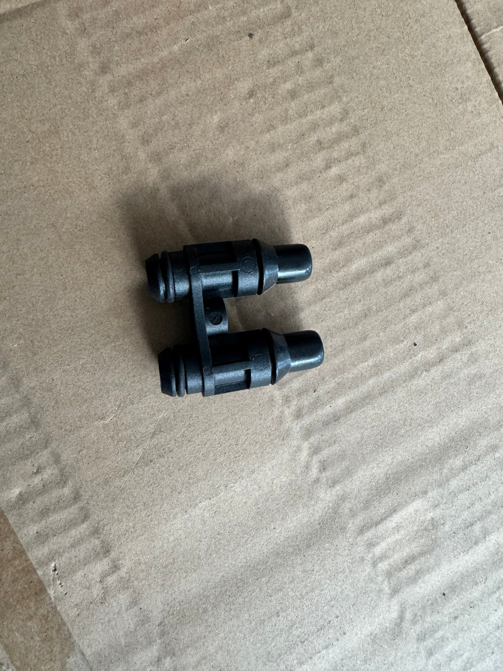 5418889 A060H209 4388105/A052Y605 urea metering pump water outlet connector OEM