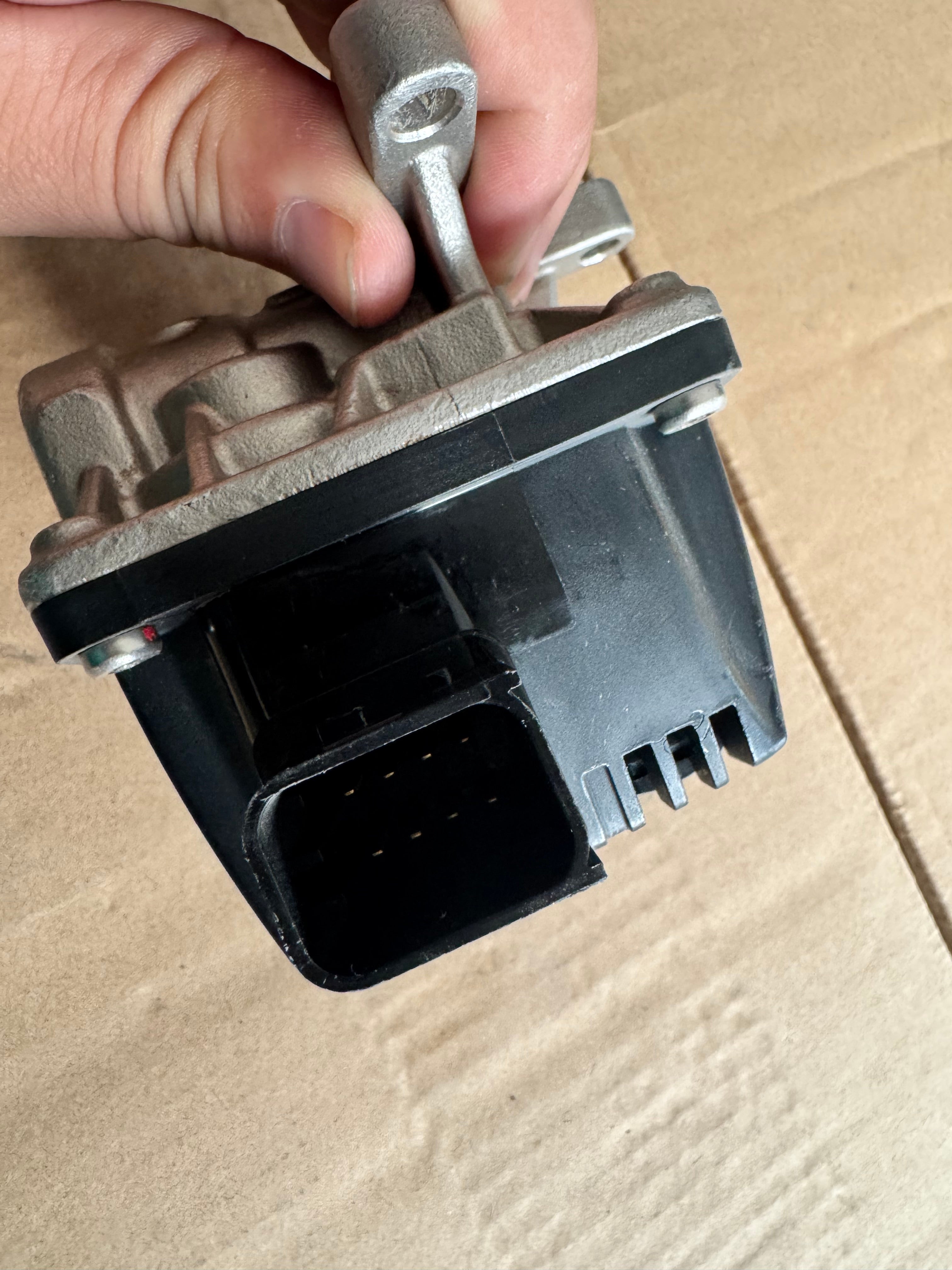 5506856 A061L204 A056Y965 Urea Metering Injection Valve OEM