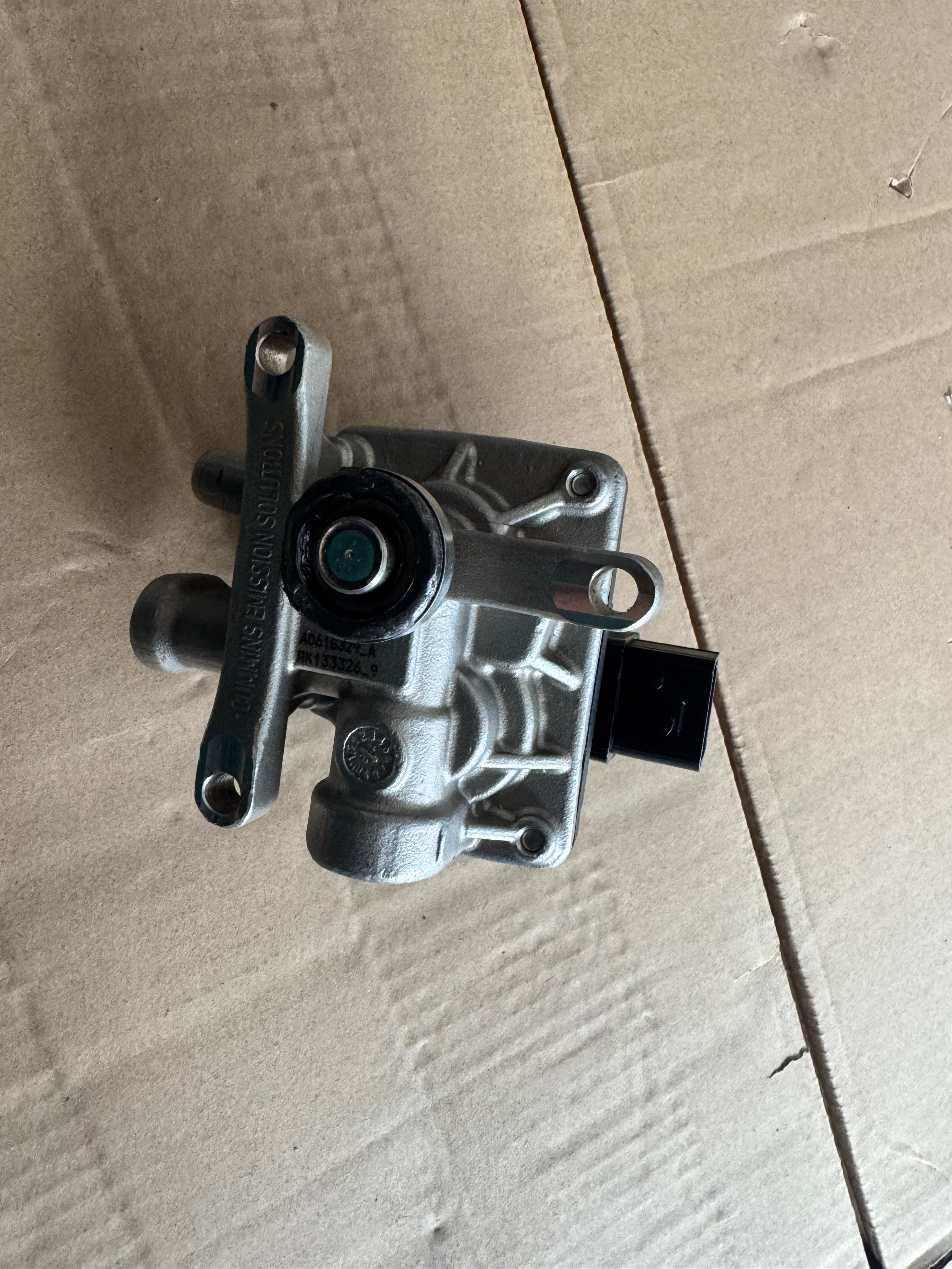 5506856 A061L204 A056Y965 Urea Metering Injection Valve OEM