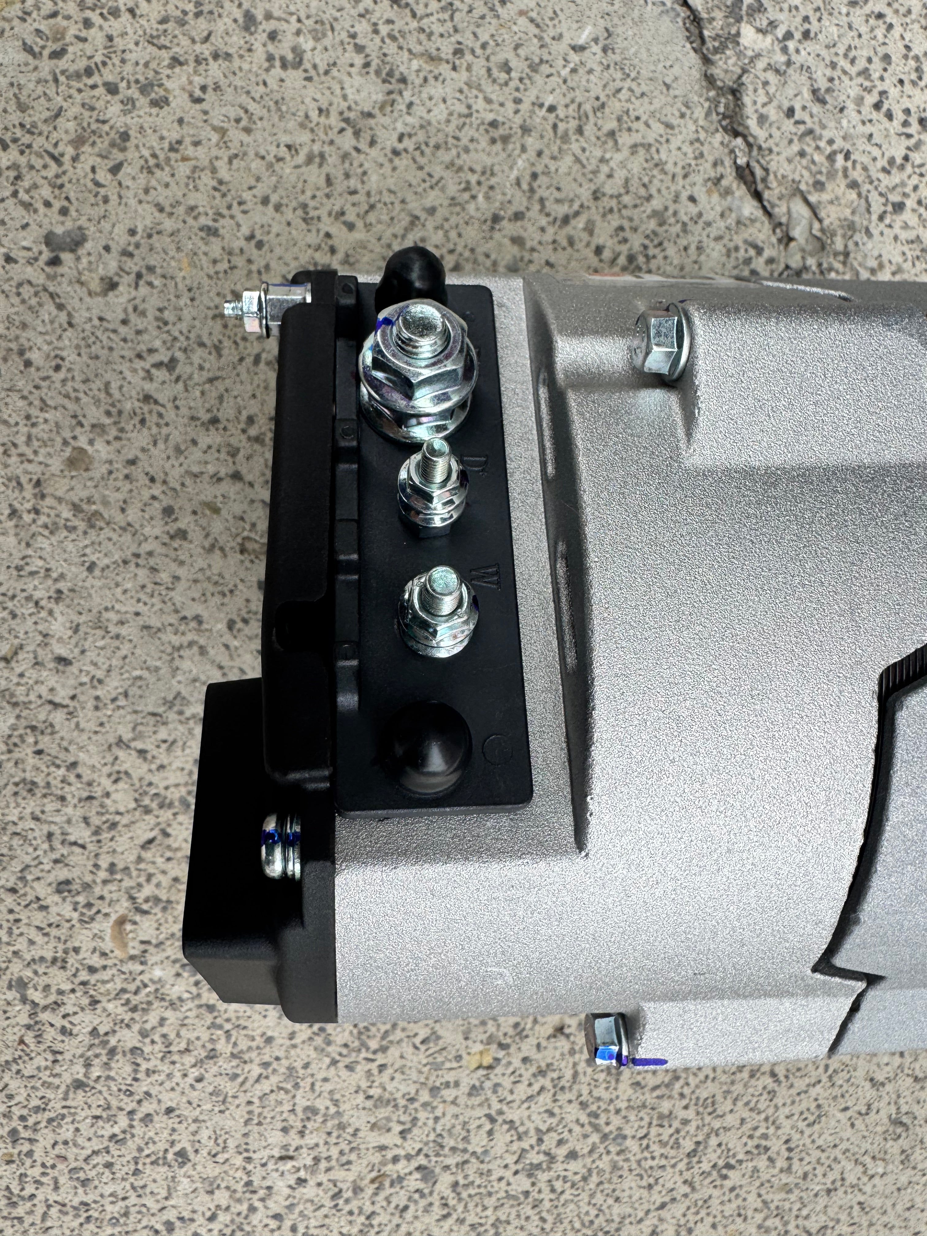 1001828445 Generator 28V 70A OEM