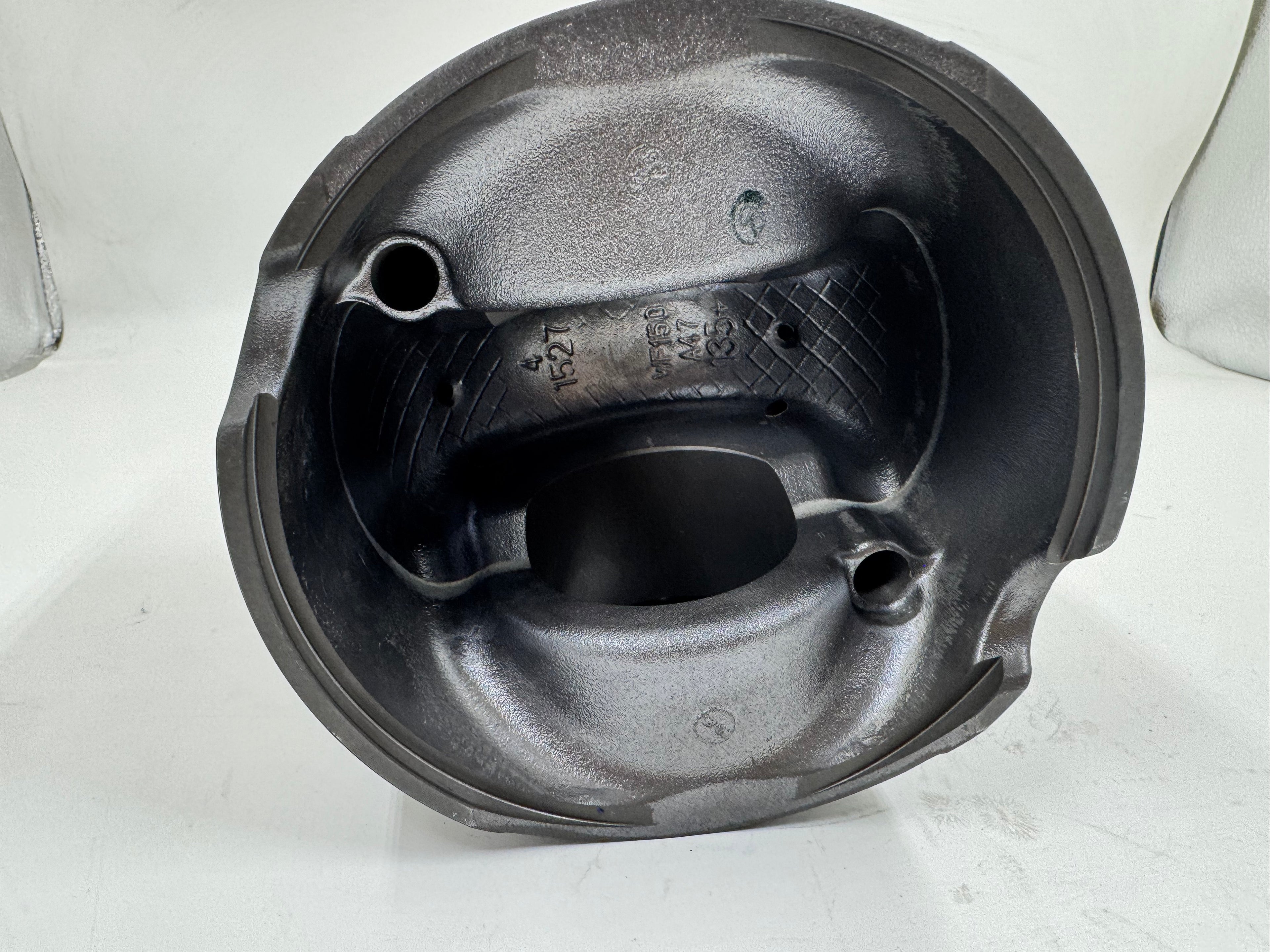 1002295865 Baudouin engine piston OEM