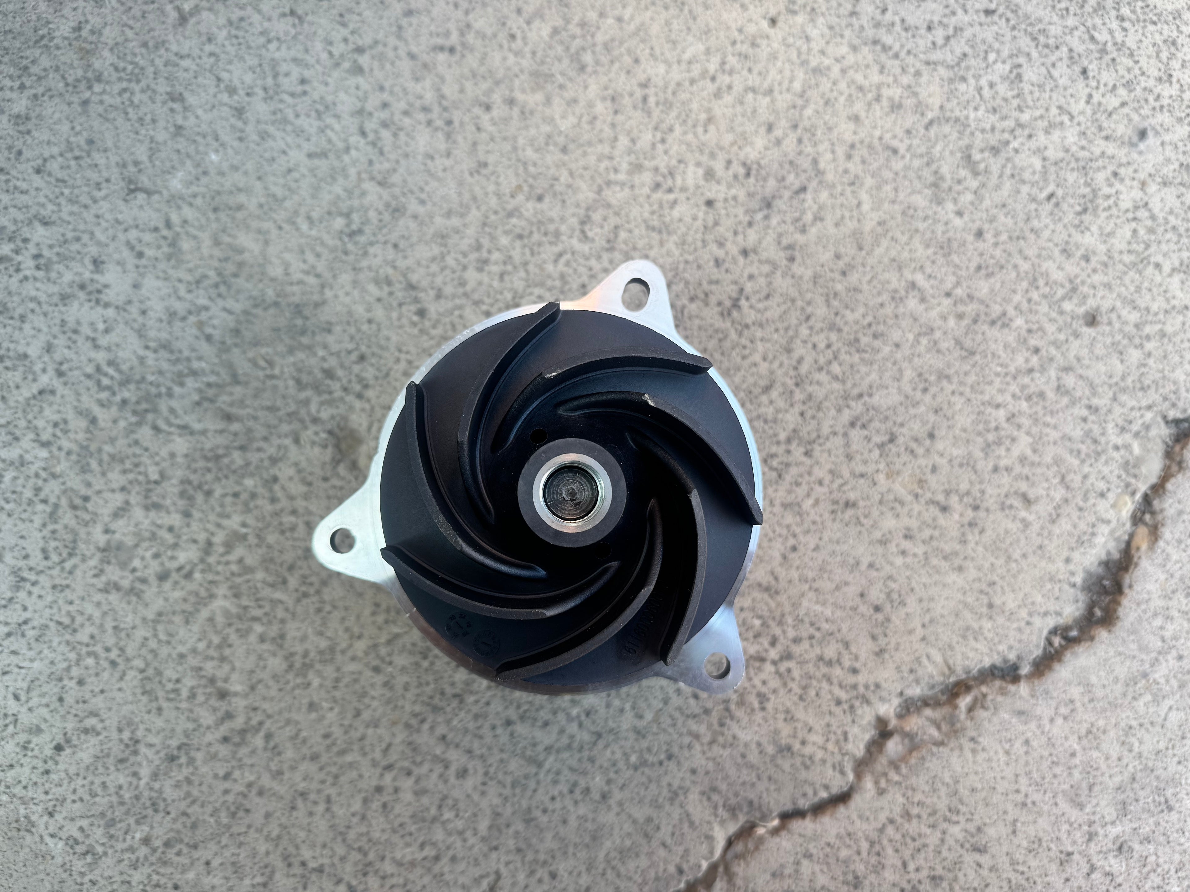 611600060010 Engine Water Pump OEM