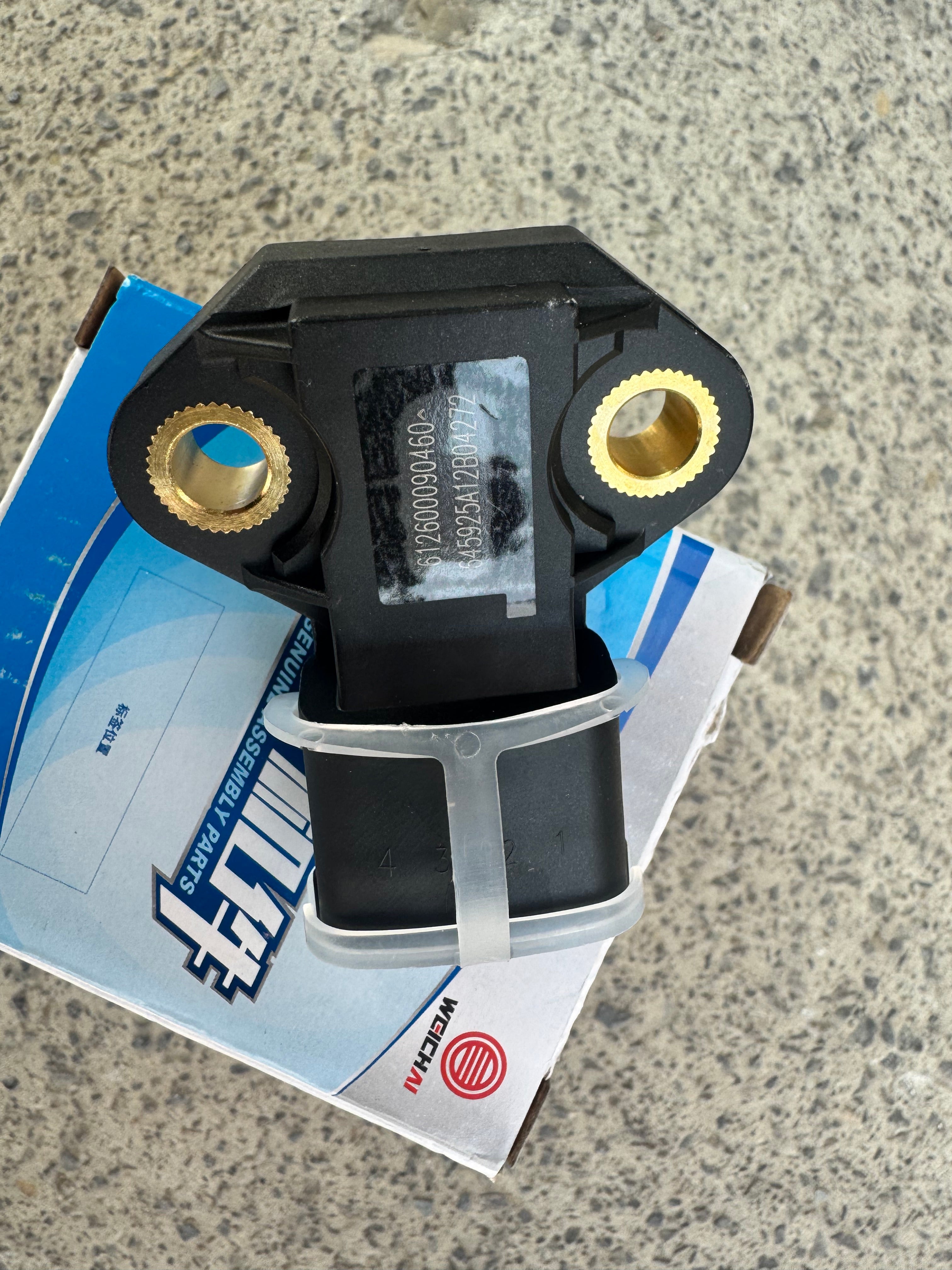 612600090460 Oil Pressure Sensor   OEM