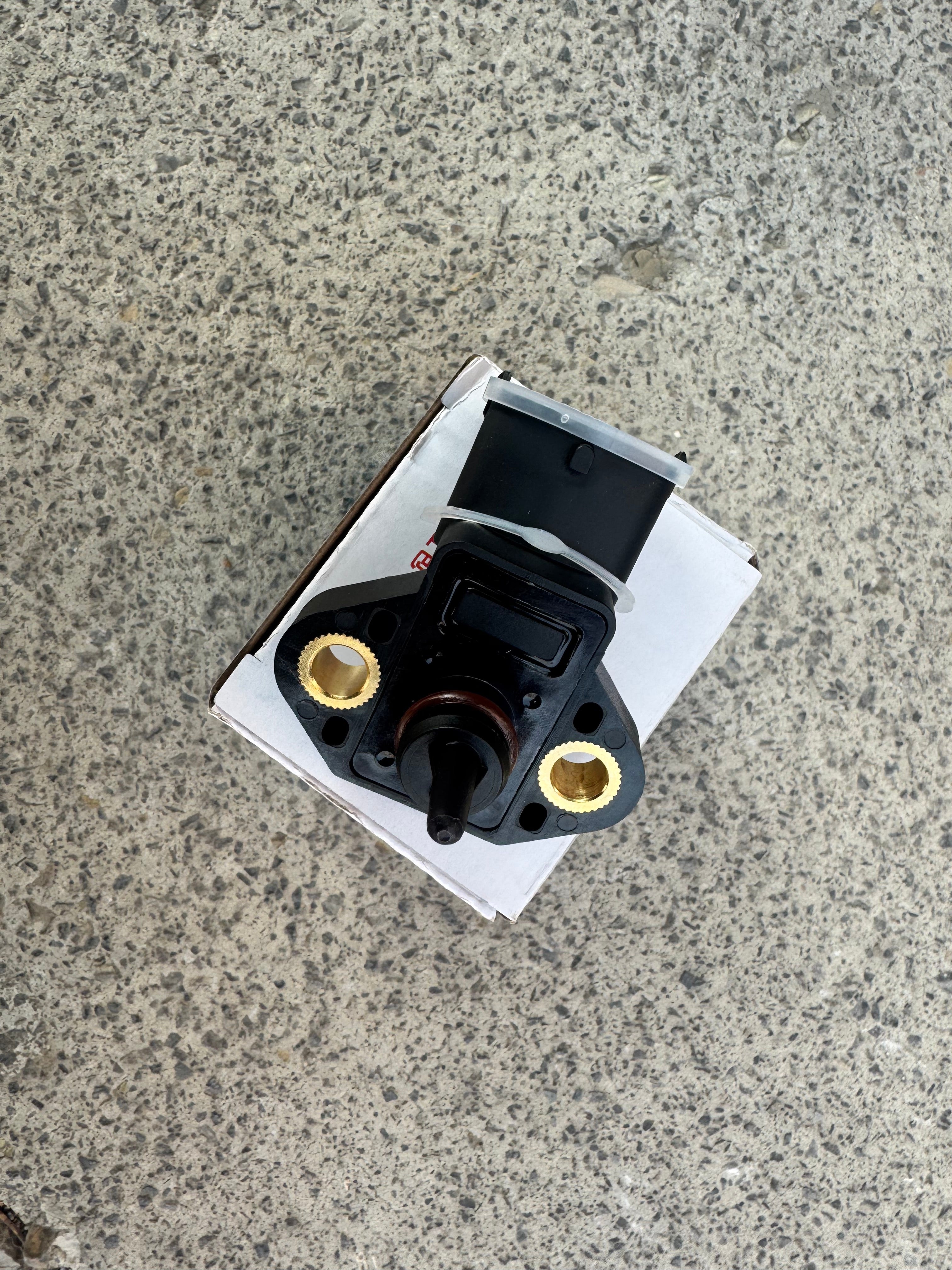 612600090460 Oil Pressure Sensor   OEM