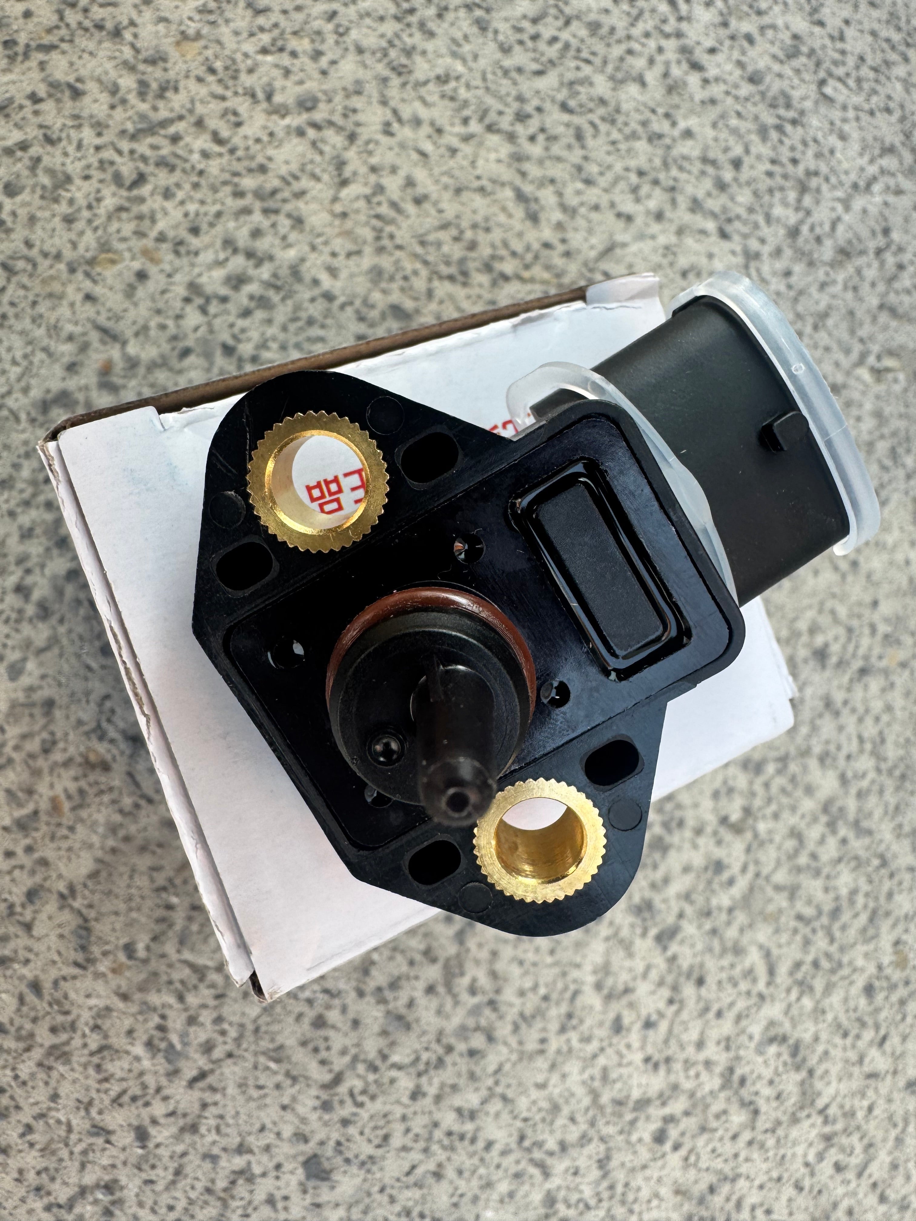 612600090460 Oil Pressure Sensor   OEM