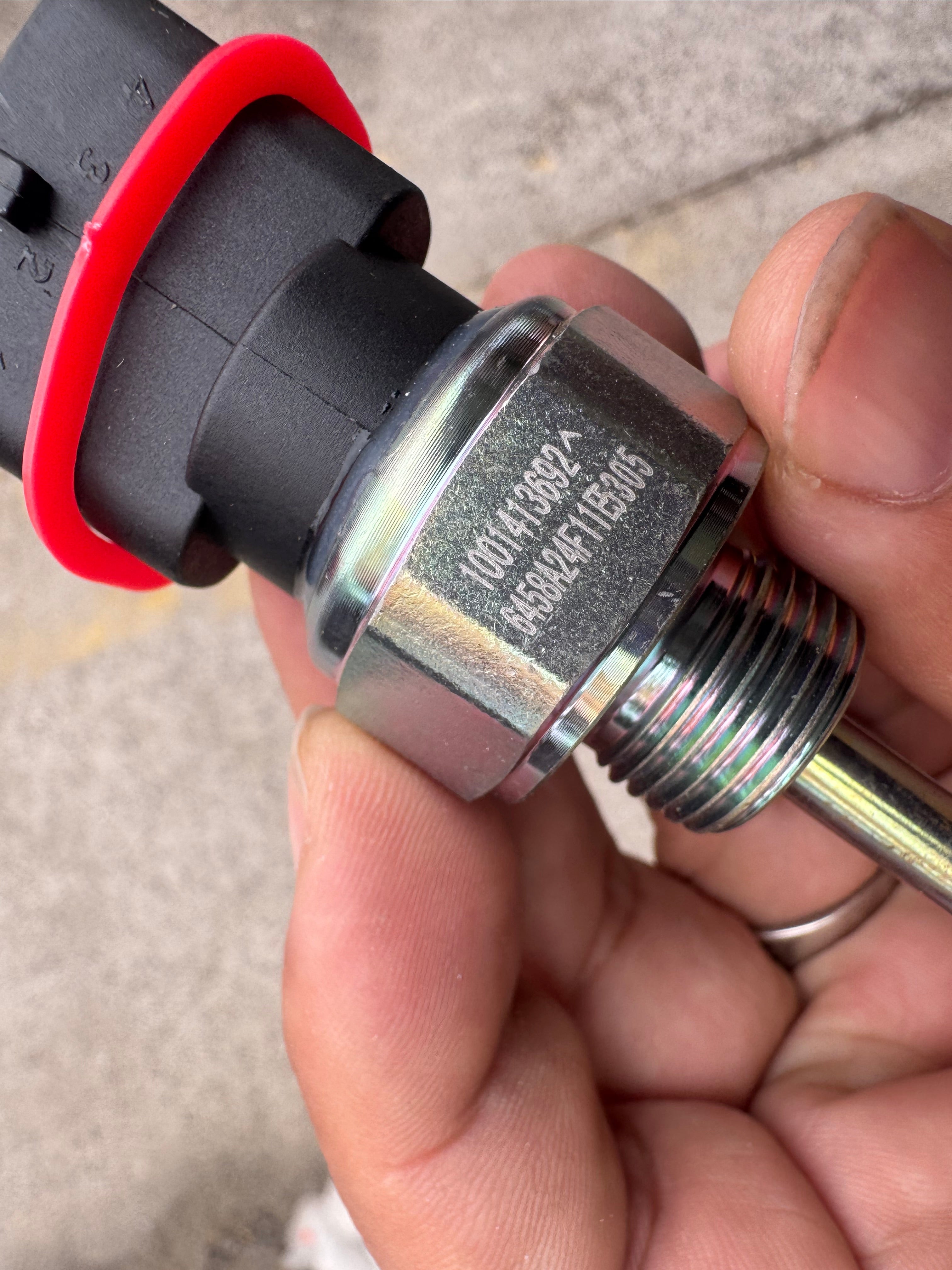 1001413692 Oil Pressure Sensor   OEM
