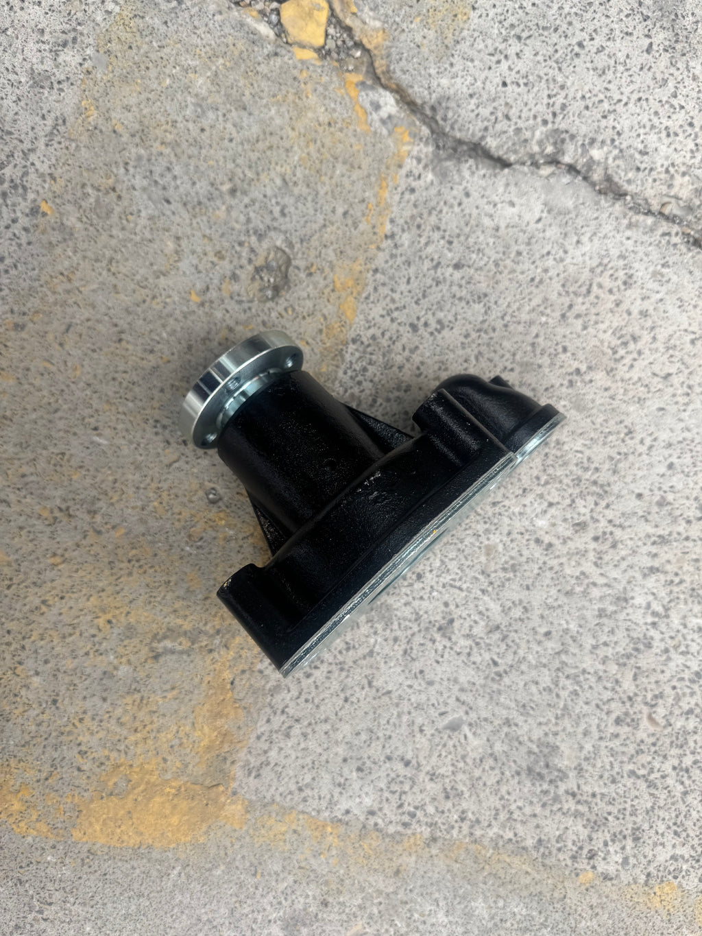 1000082548 Engine Water Pump, Euro VI OEM