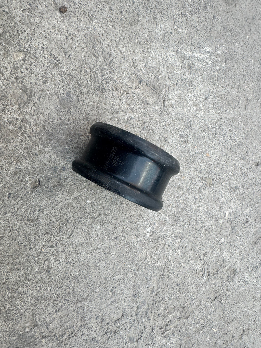 1001525479 Water outlet pipe bushing  OEM