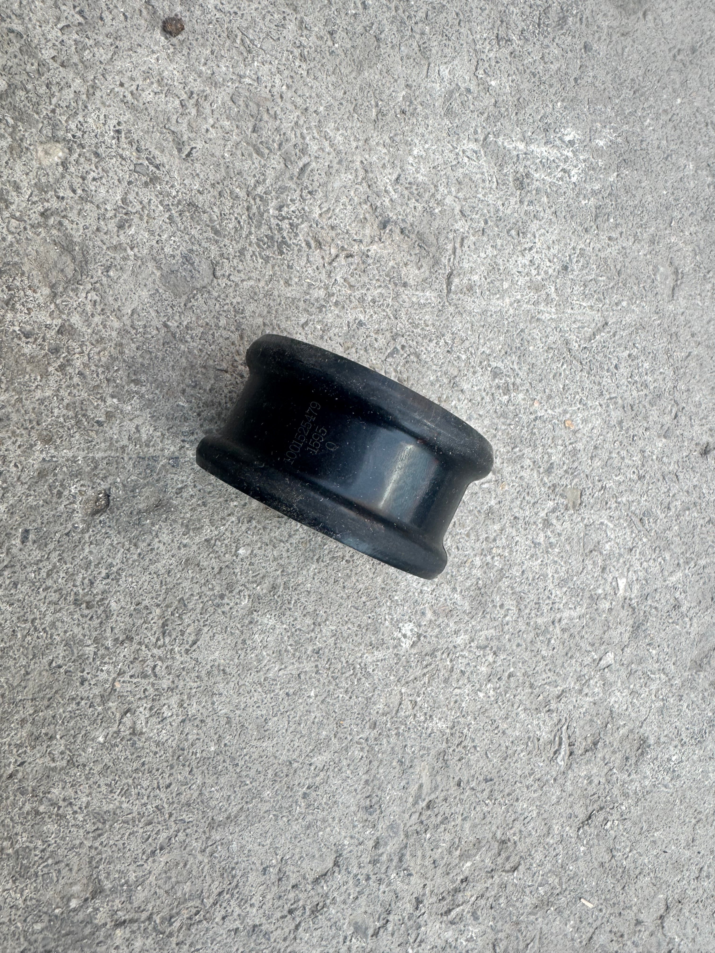 1001525479 Water outlet pipe bushing  OEM