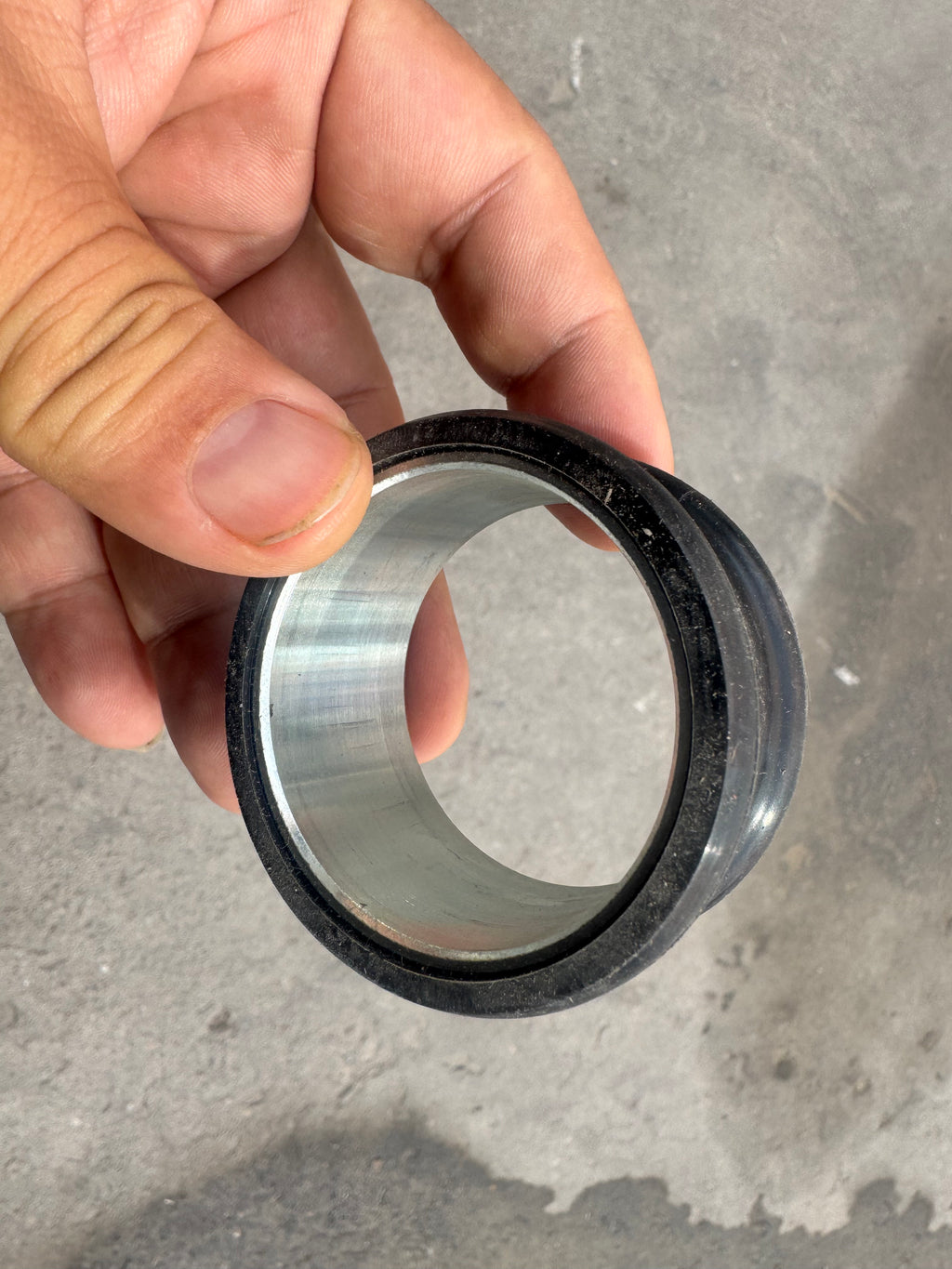 1001525479 Water outlet pipe bushing  OEM