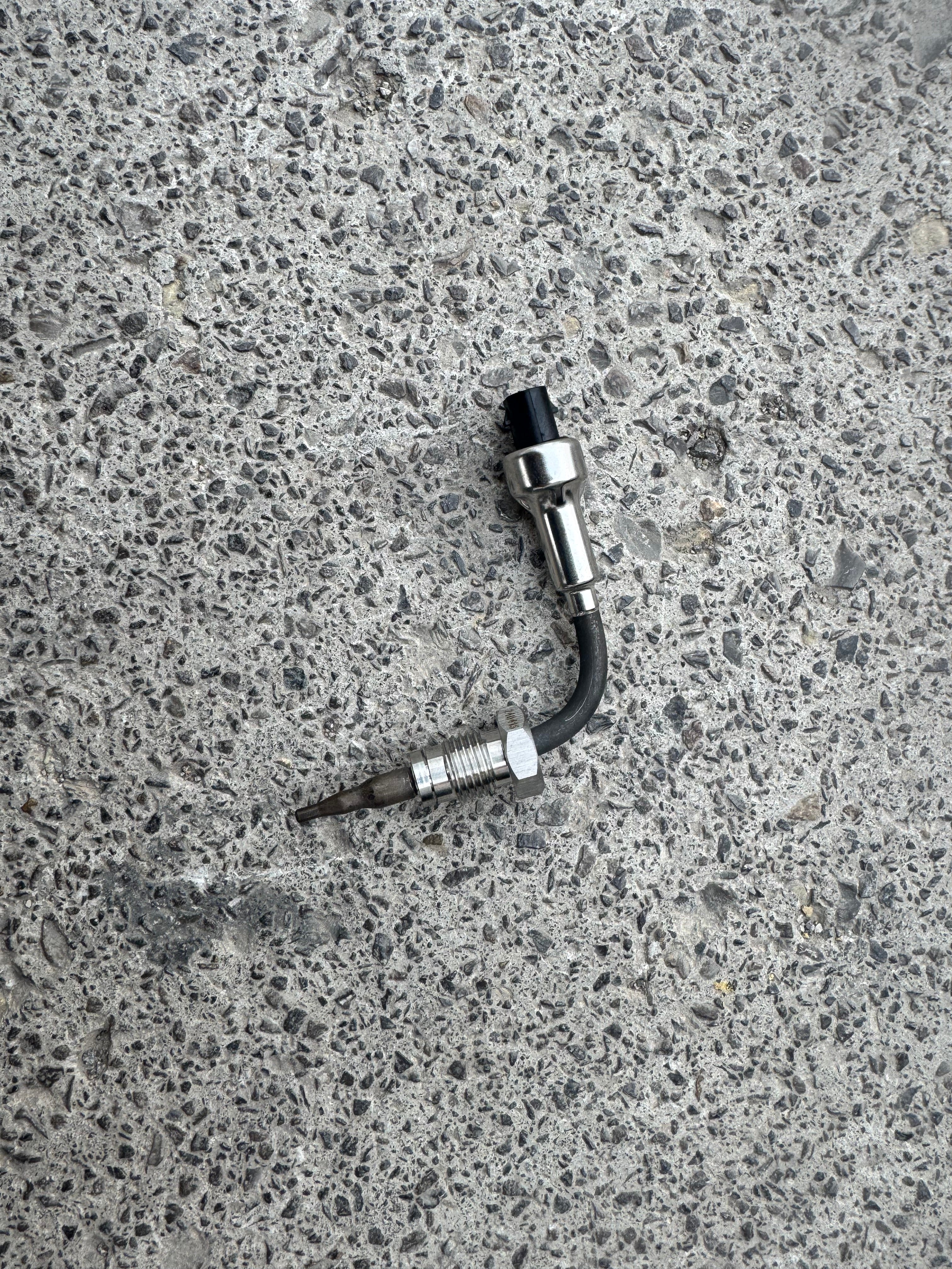802000-1207380 EGR temperature sensor   OEM