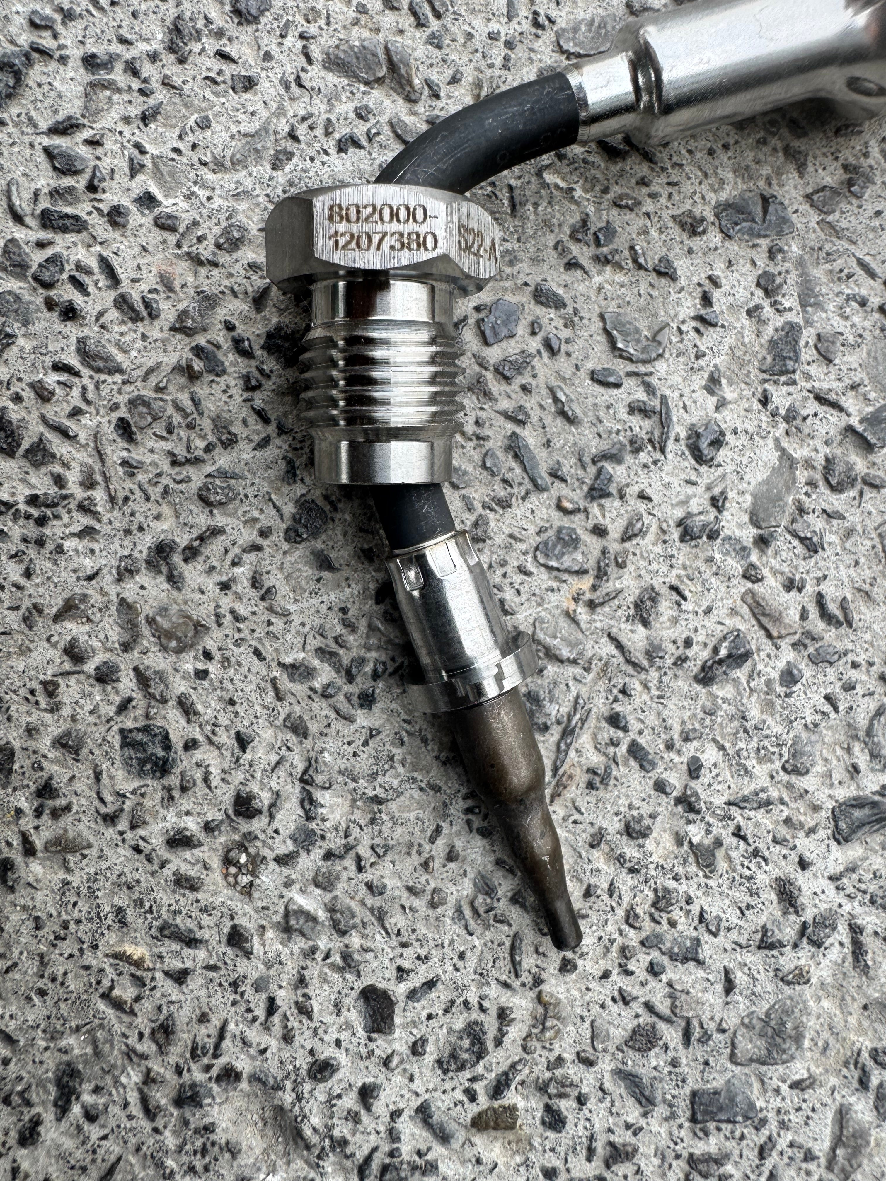 802000-1207380 EGR temperature sensor   OEM