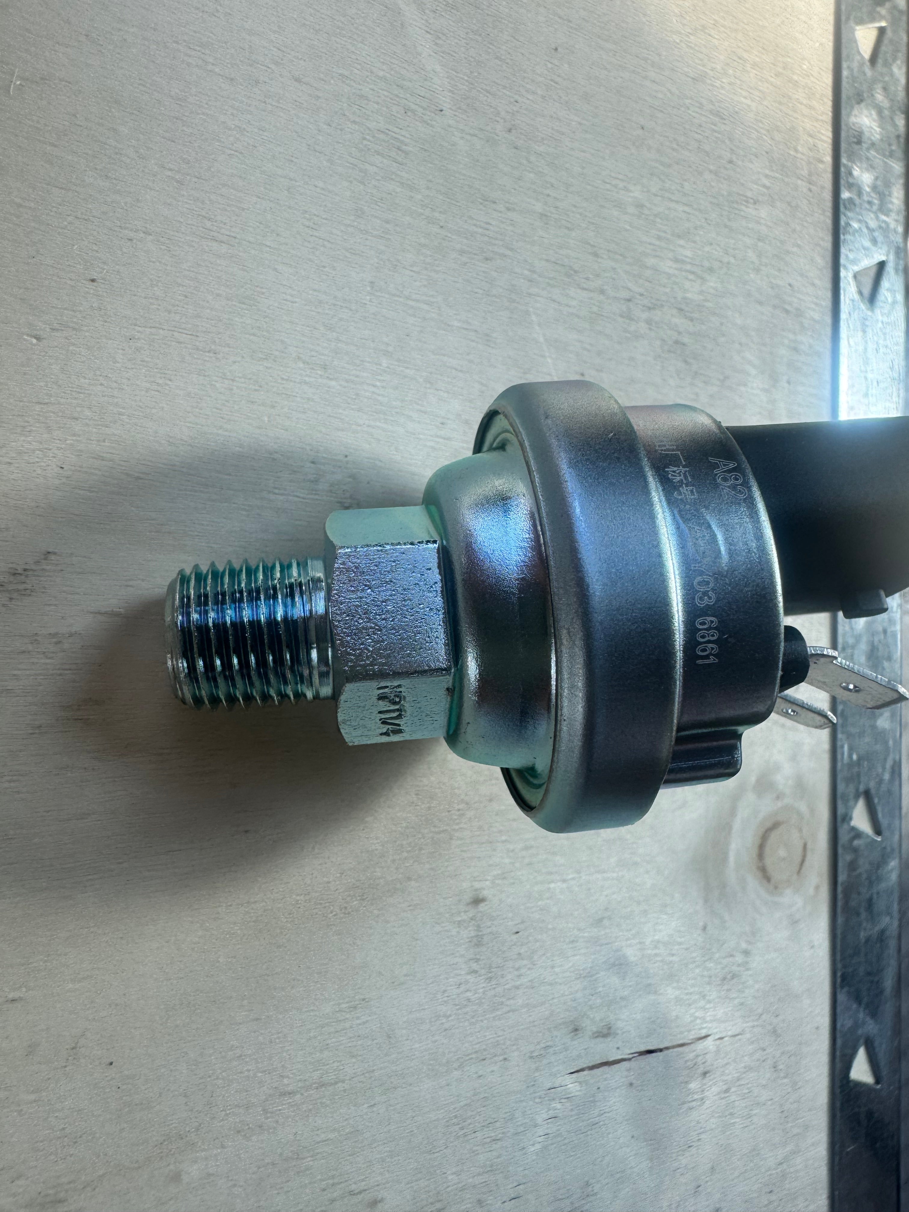 L4700-38231G0 Oil Pressure Sensor OEM