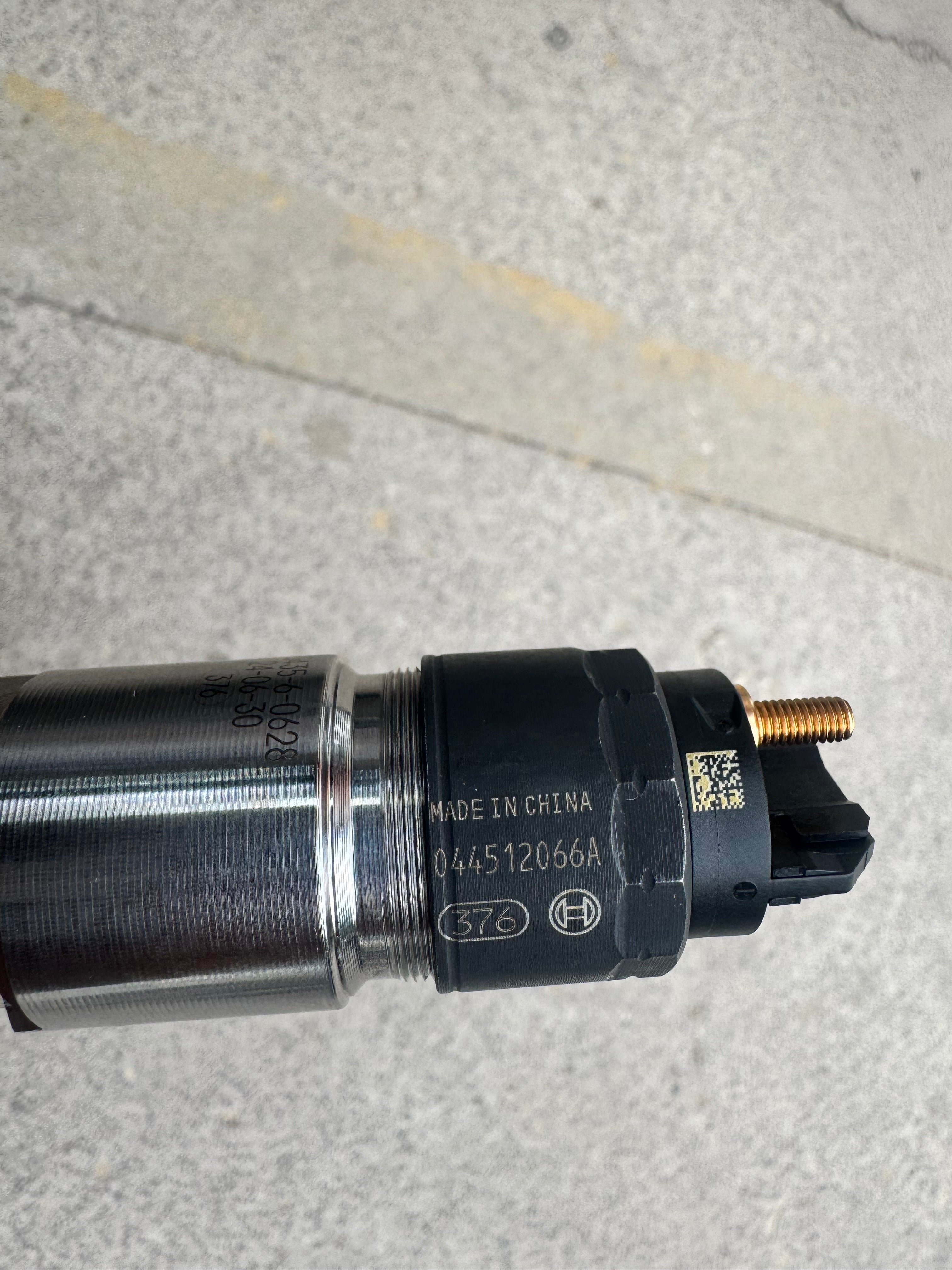 044512066A injector assembly OEM