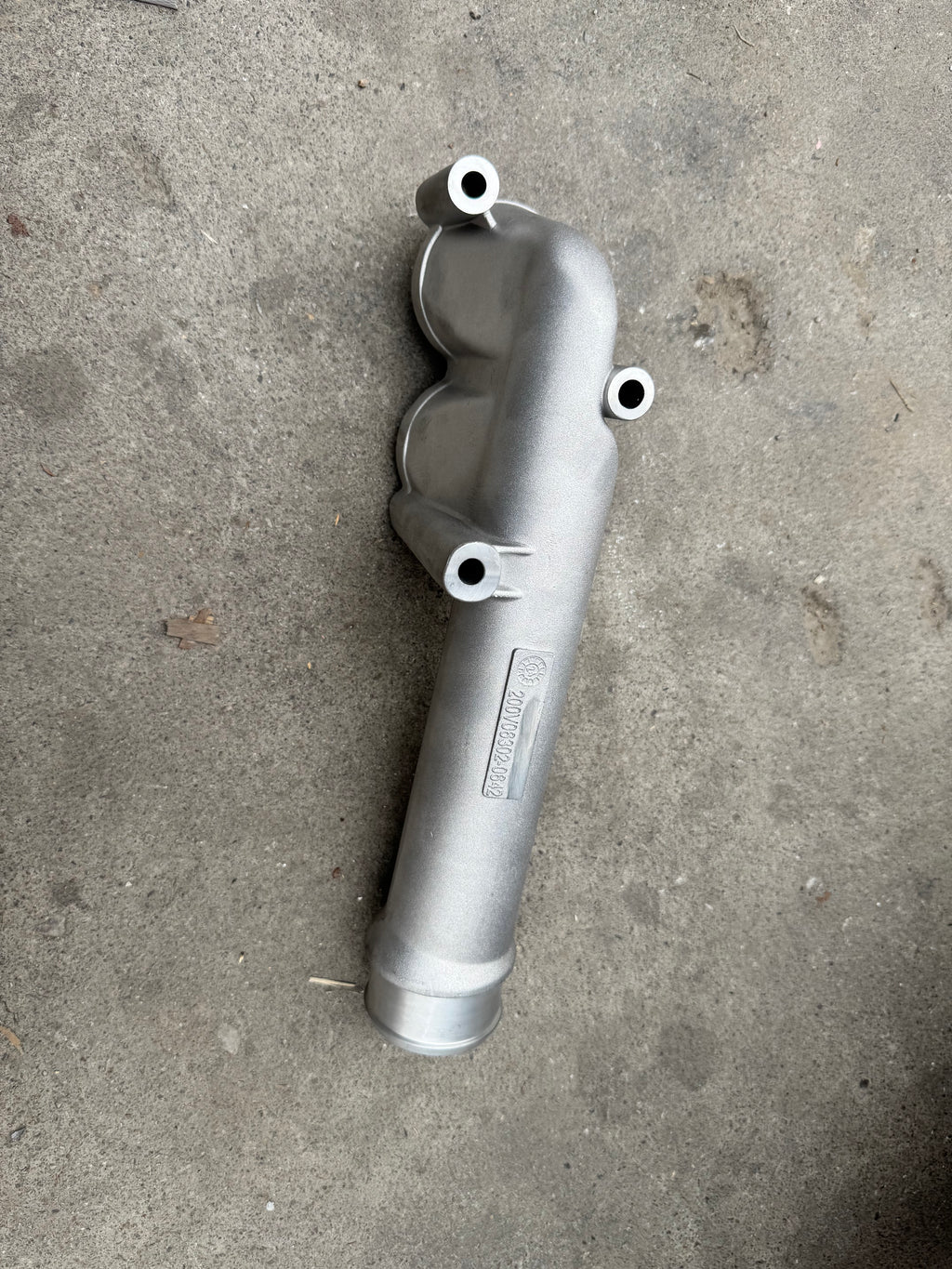 200V06302-0642 Thermostat outlet pipe OEM