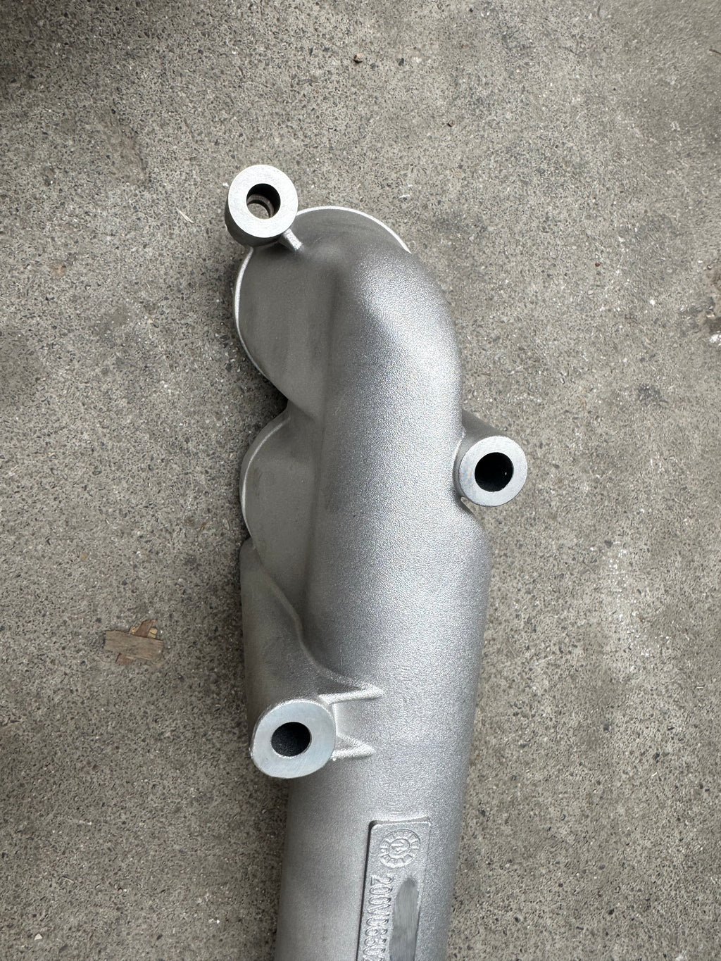 200V06302-0642 Thermostat outlet pipe OEM