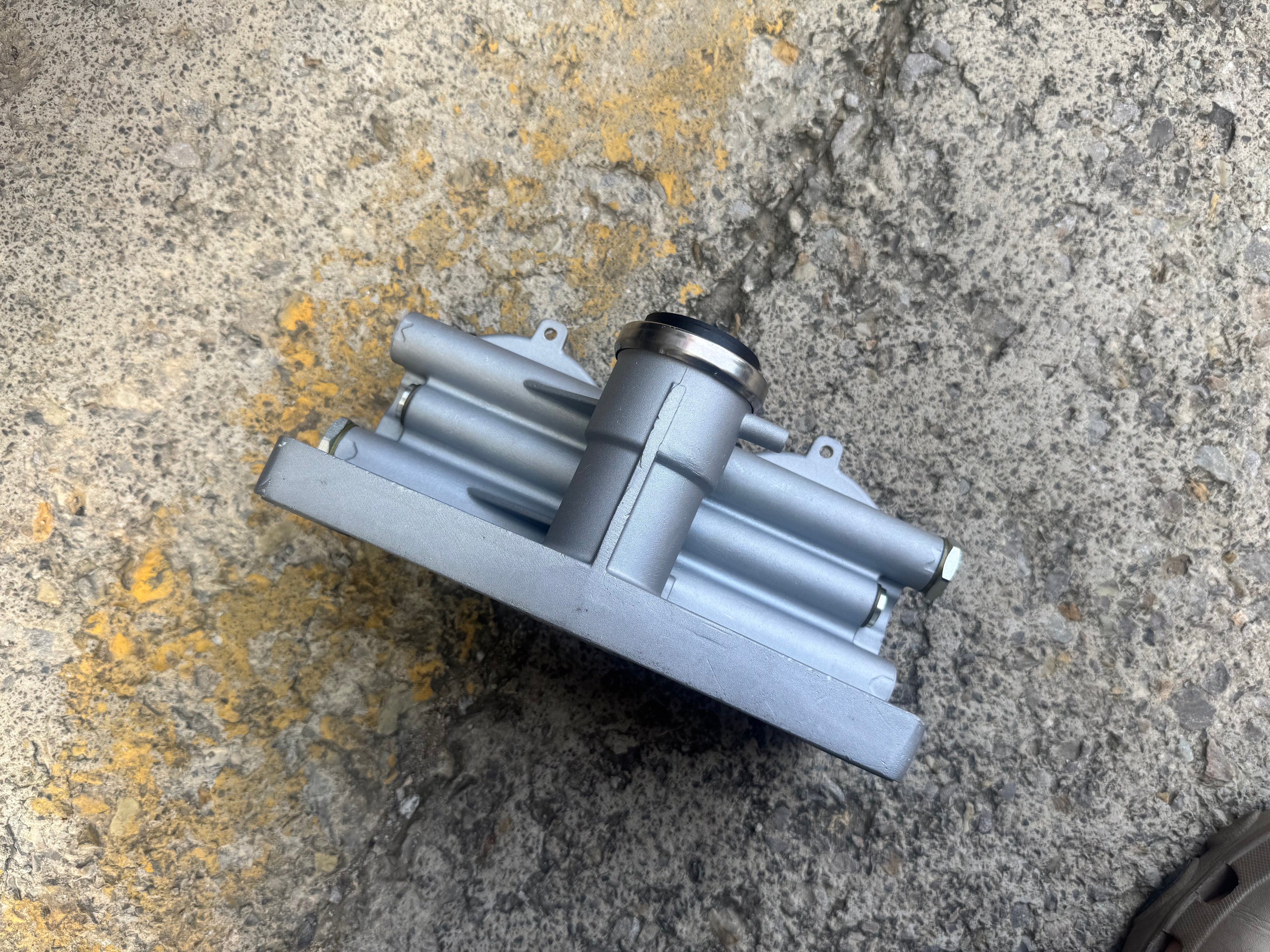 1000750104 Electric fuel delivery pump assembly OEM