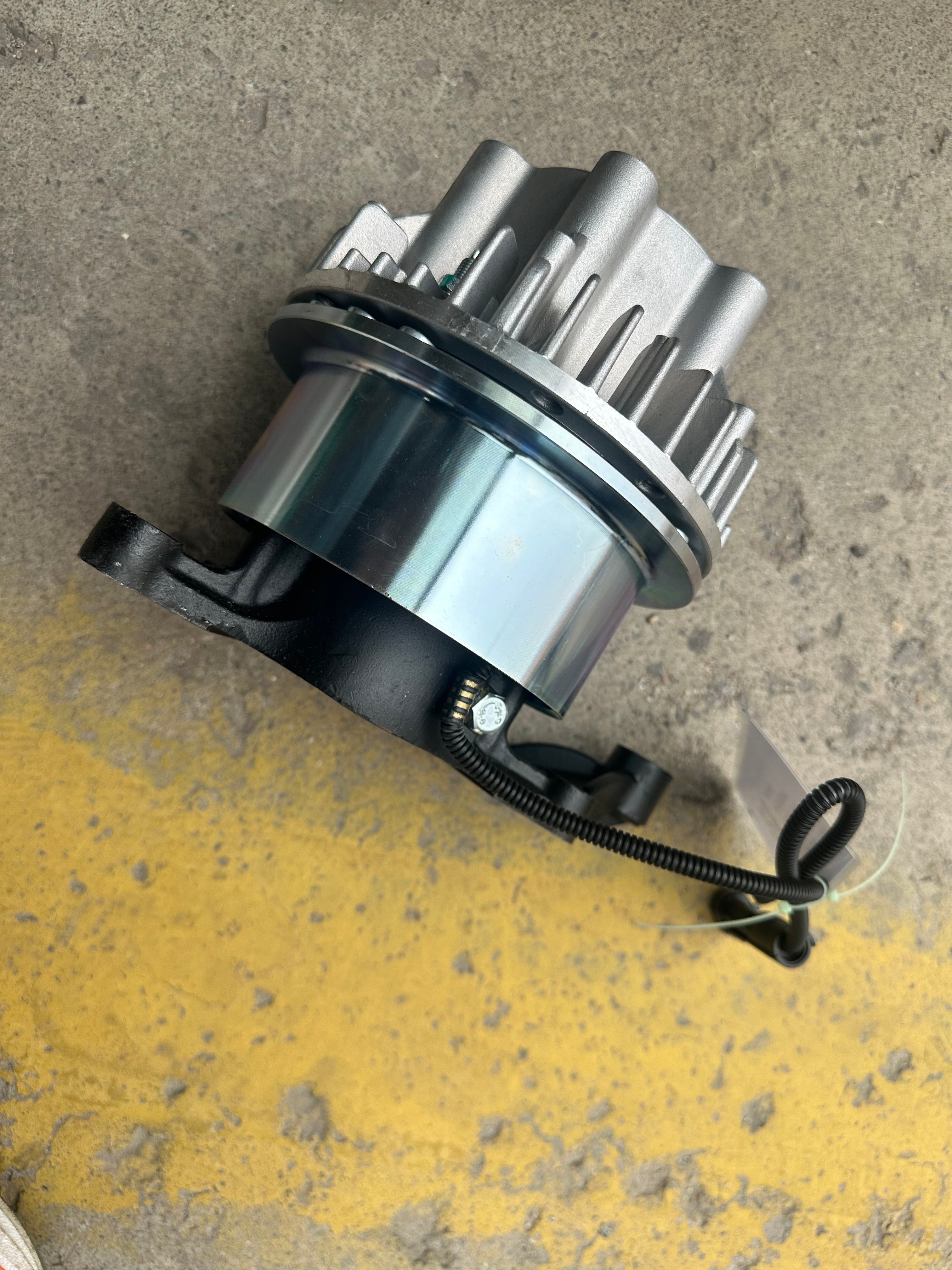 1003449754 Fan Clutch OEM