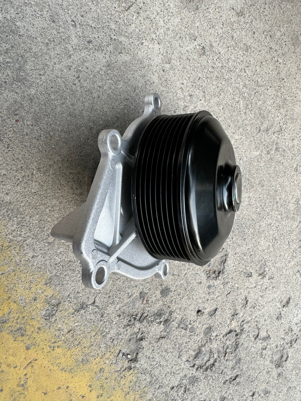 1001363790D engine water pump OEM