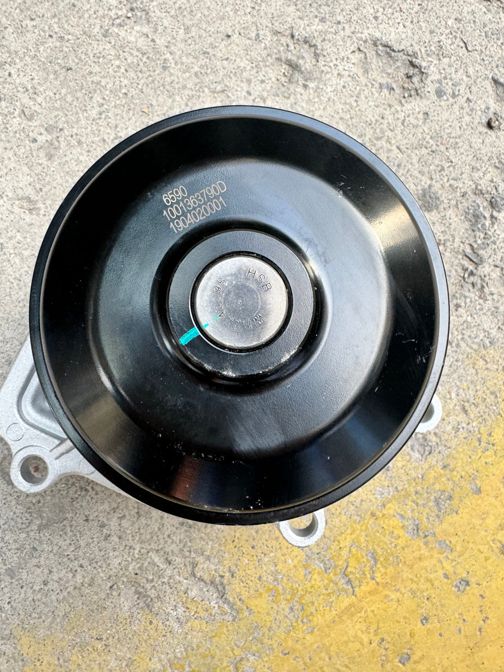 1001363790D engine water pump OEM